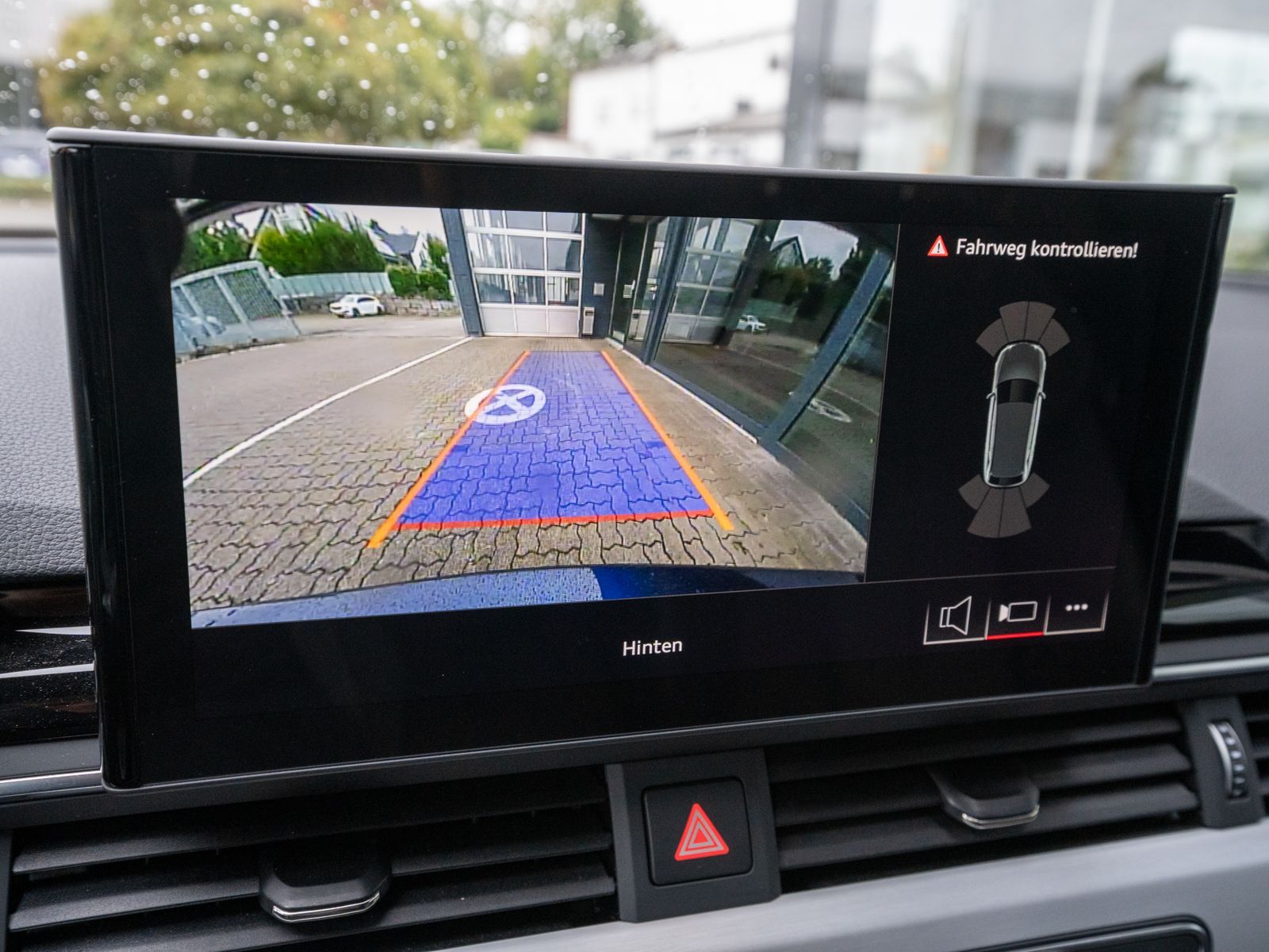 Fahrzeugabbildung Audi A4 Avant S line 45TFSI quatt NAVI MATRIX ACC B&O
