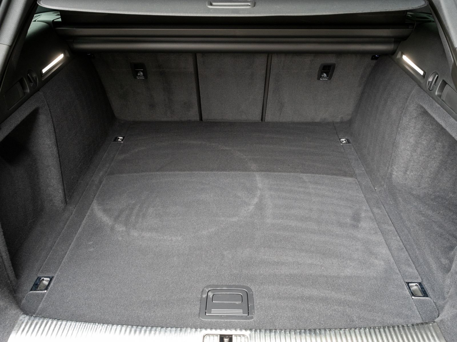 Fahrzeugabbildung Audi A4 Avant S line 45TFSI quatt NAVI MATRIX ACC B&O