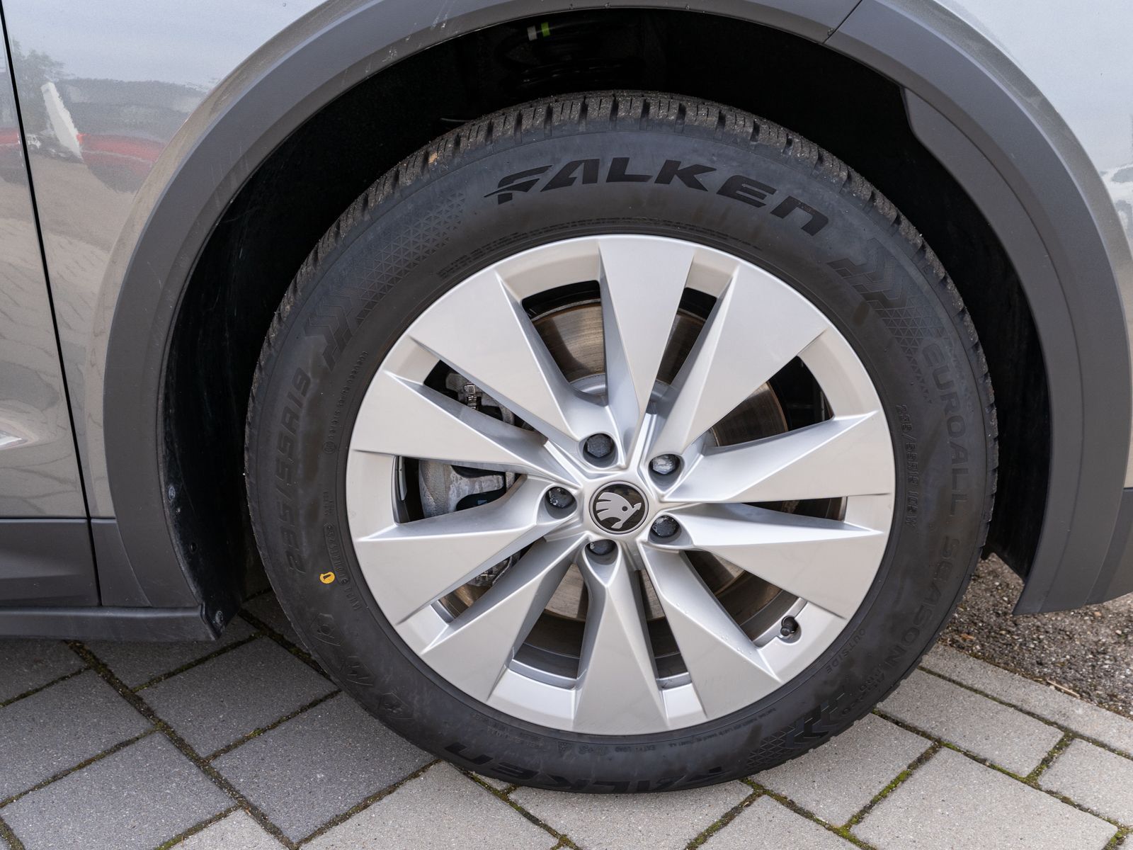 Fahrzeugabbildung SKODA Elroq Loft electric LED Navi WÄPU AHK RFK SHZ