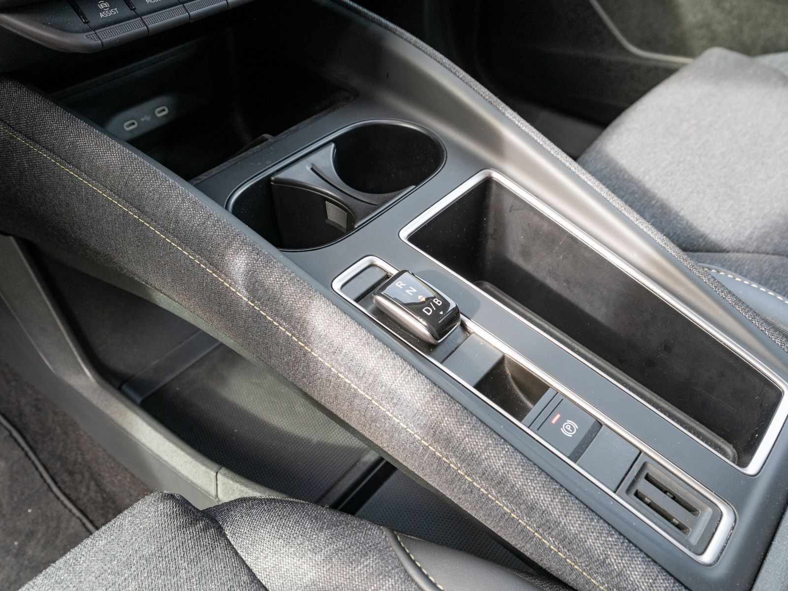 Fahrzeugabbildung SKODA Elroq Loft electric LED Navi WÄPU AHK RFK SHZ