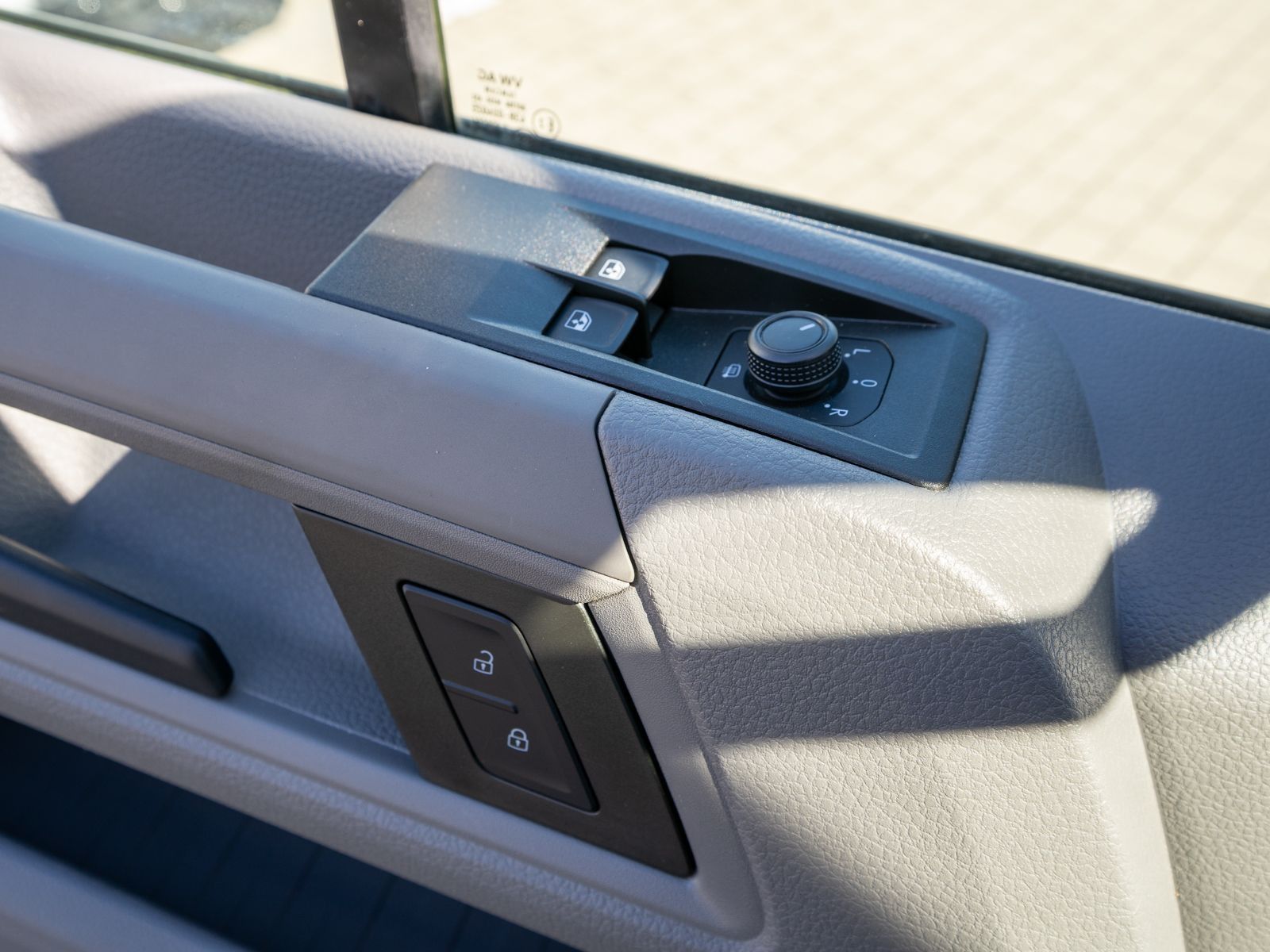 Fahrzeugabbildung Volkswagen Crafter 35 Kasten 2.0TDI DSG L3H2 KLIMA RFK AHK