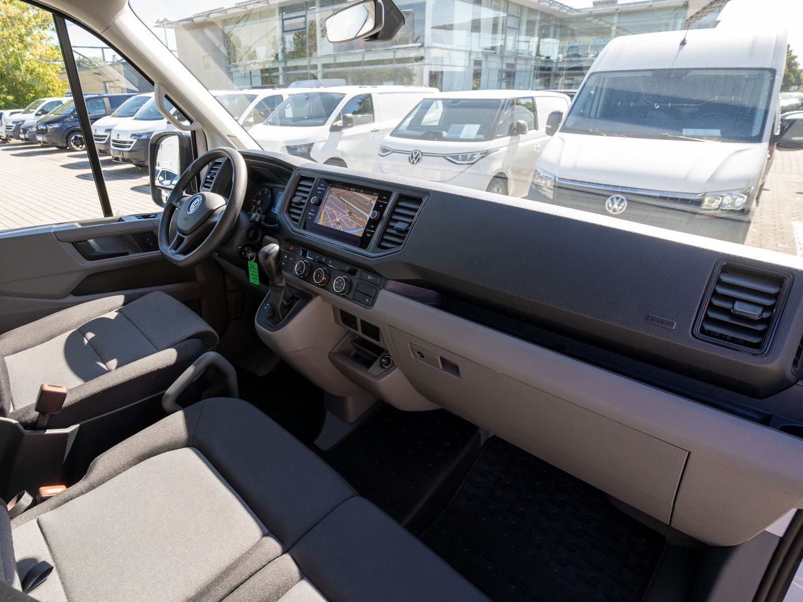 Fahrzeugabbildung Volkswagen Crafter 35 Kasten 2.0TDI DSG L3H2 KLIMA RFK AHK