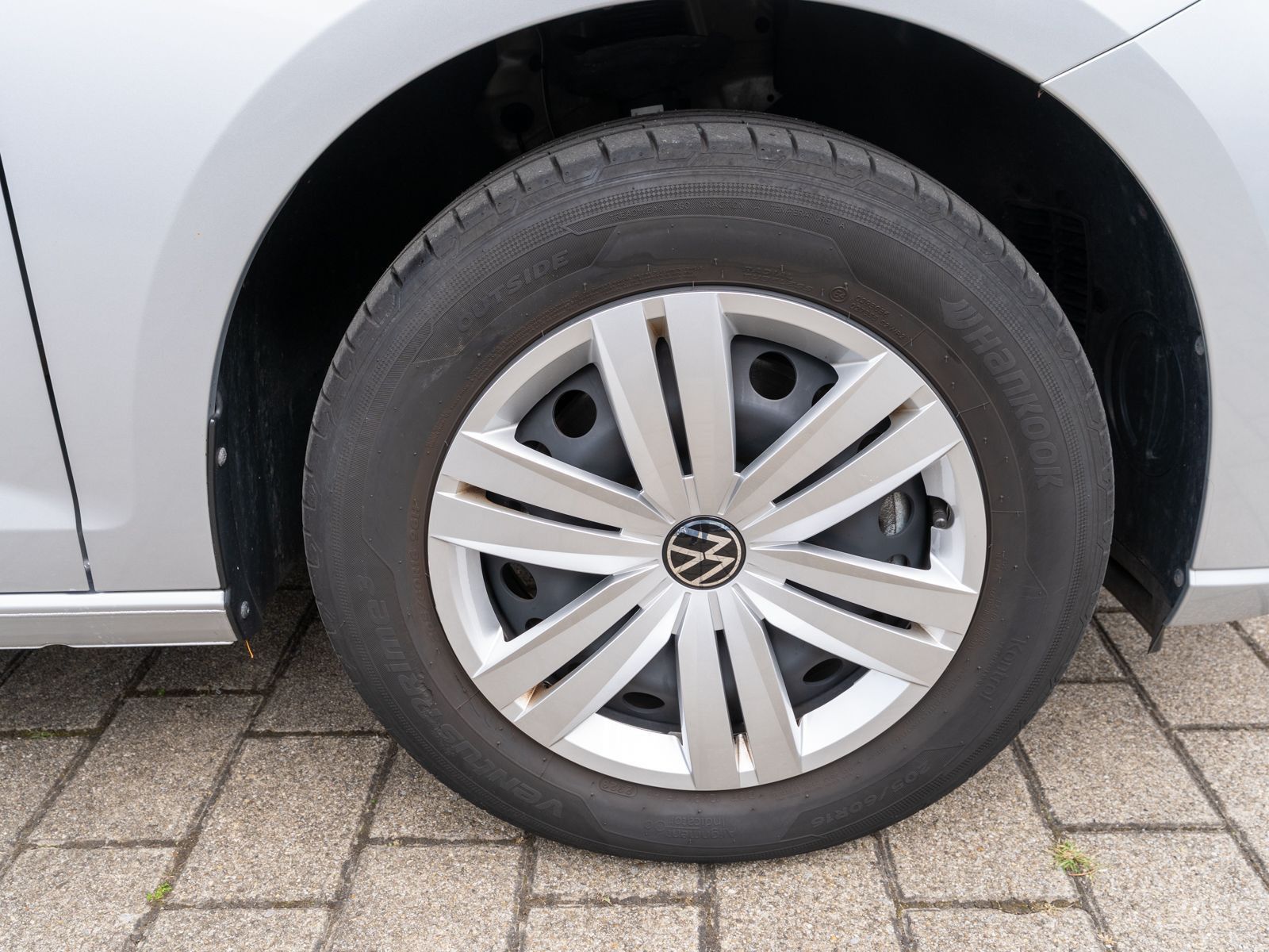 Fahrzeugabbildung Volkswagen Caddy Cargo Maxi 1.5 TSI DSG Navi SHZ AHK PDC