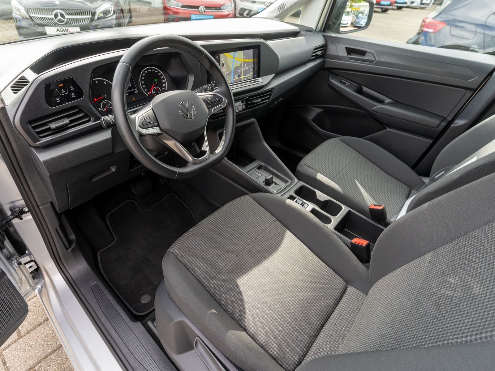Fahrzeugabbildung Volkswagen Caddy Cargo Maxi 1.5 TSI DSG Navi SHZ AHK PDC