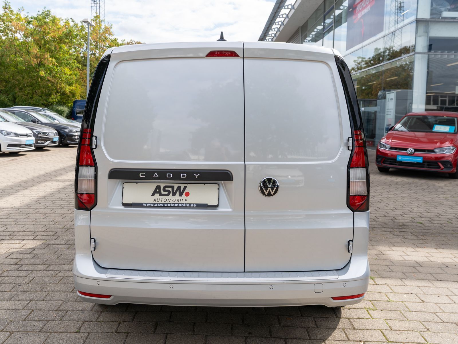 Fahrzeugabbildung Volkswagen Caddy Cargo Maxi 1.5 TSI DSG Navi SHZ AHK PDC