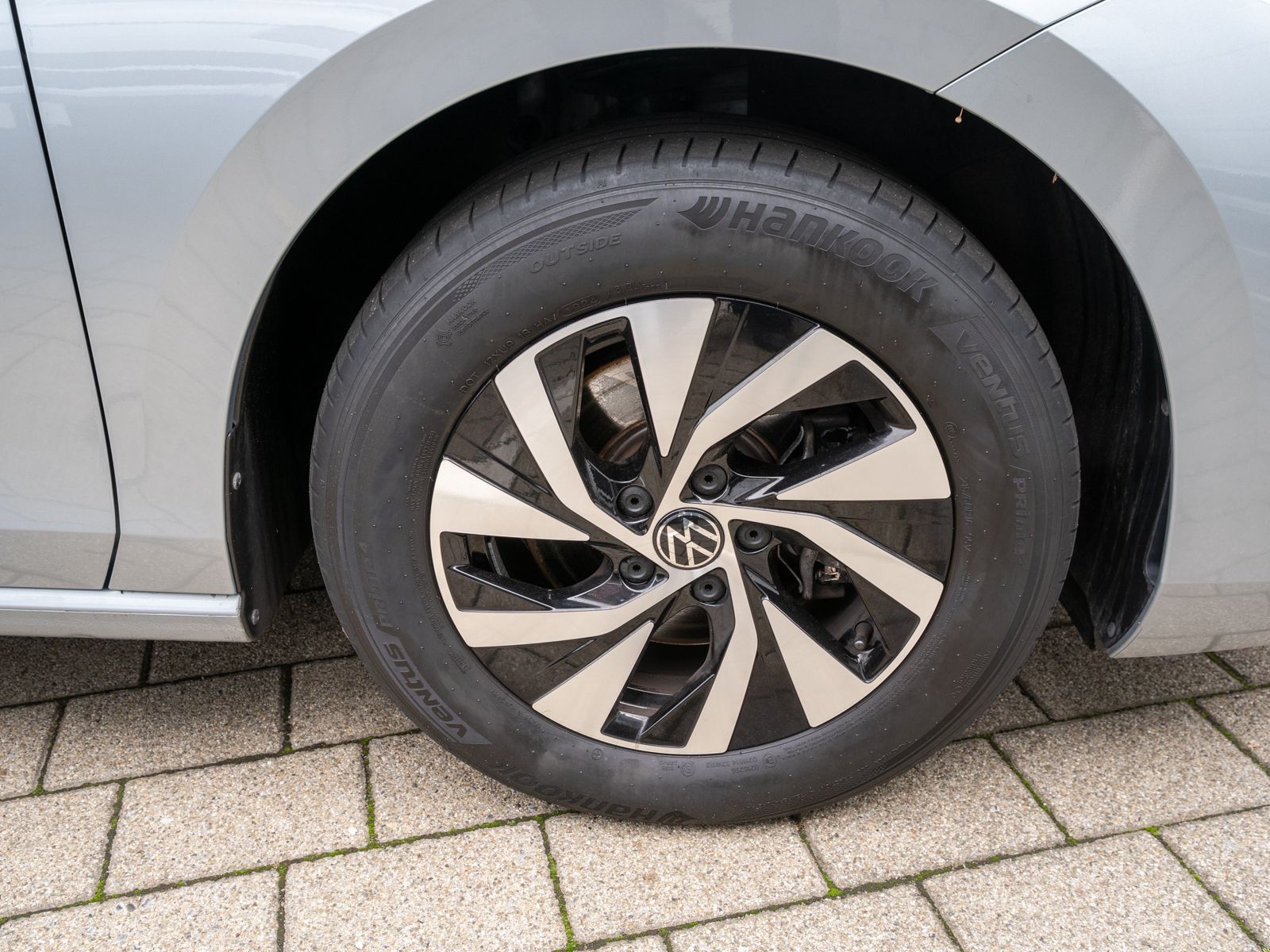 Fahrzeugabbildung Volkswagen Passat Variant 2.0 TDI DSG LED Navi AHK HUD SHZ
