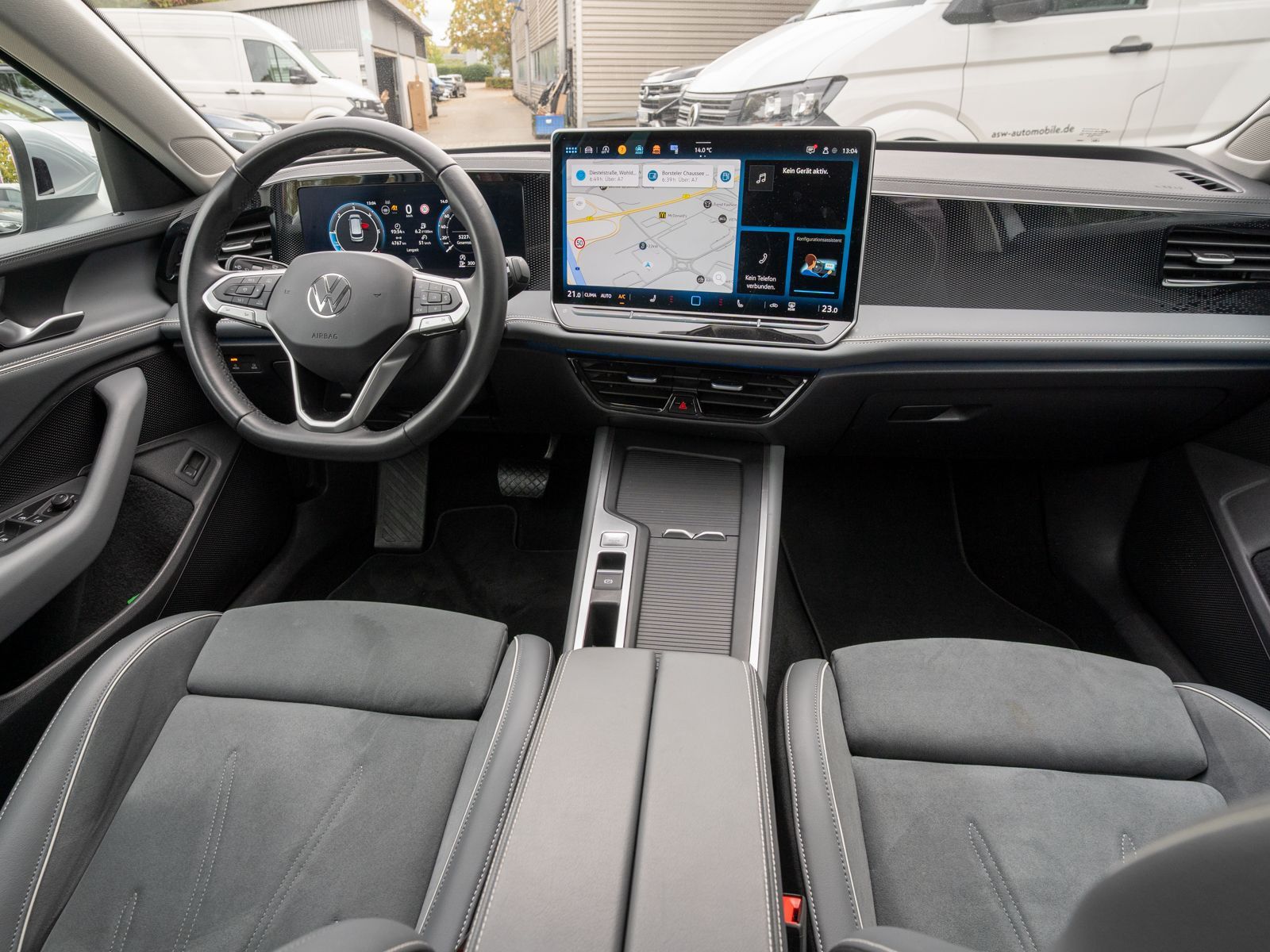 Fahrzeugabbildung Volkswagen Passat Variant 2.0 TDI DSG LED Navi AHK HUD SHZ