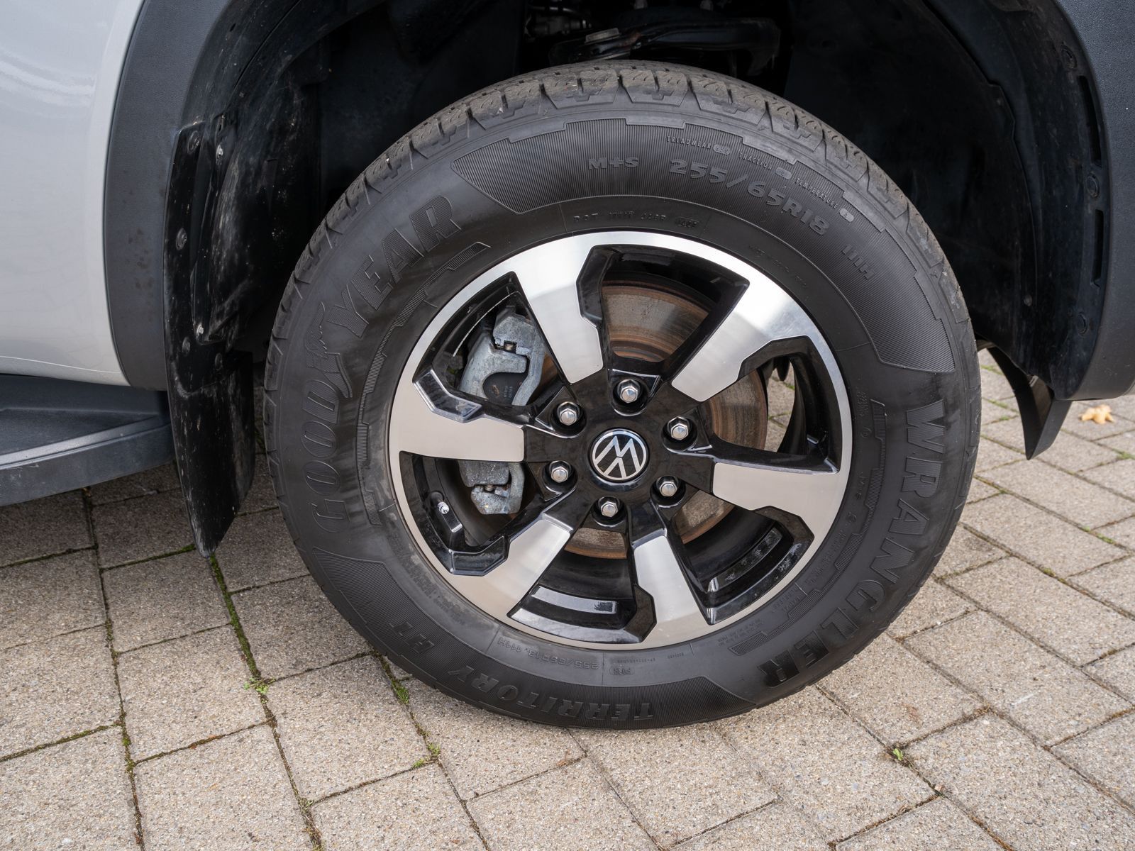Fahrzeugabbildung Volkswagen Amarok Life DC 2.0 TDI LED Navi AHK SHZ RFK ACC