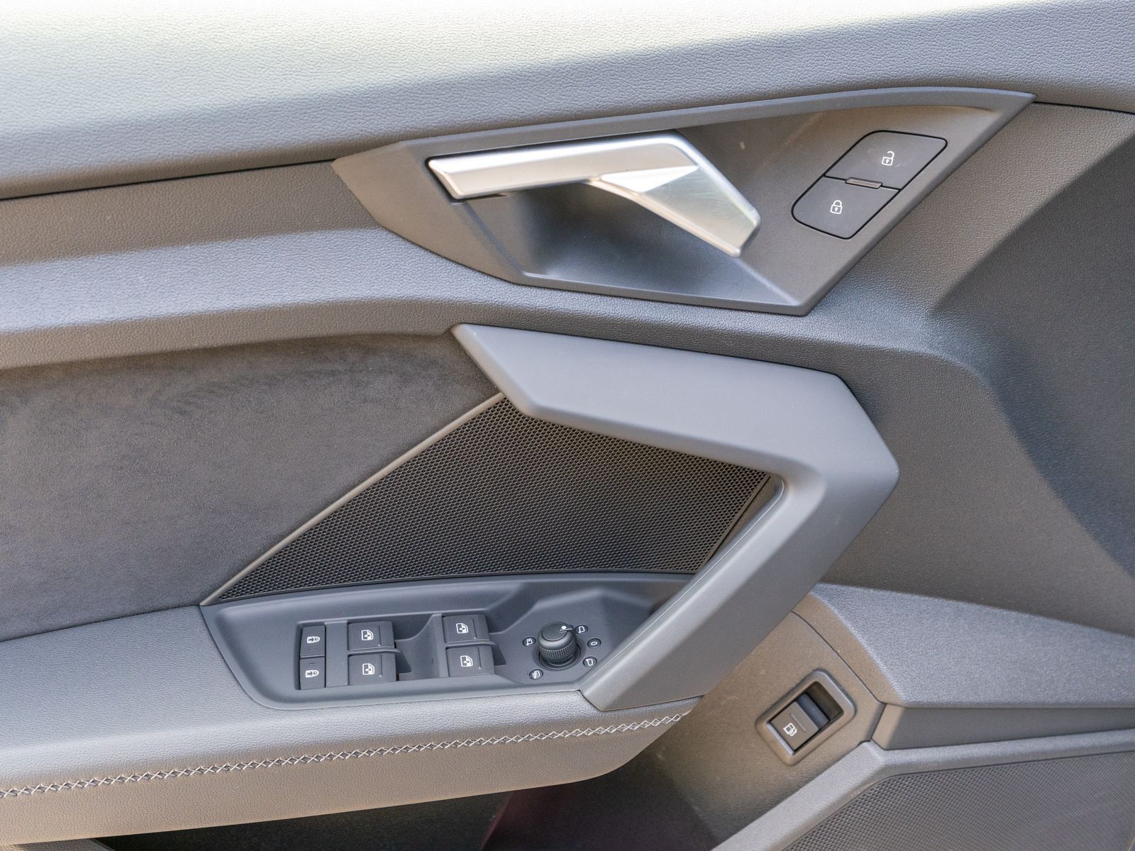 Fahrzeugabbildung Audi A3 Sportback S line 40TFSI e Stronic SHZ RFK AHK