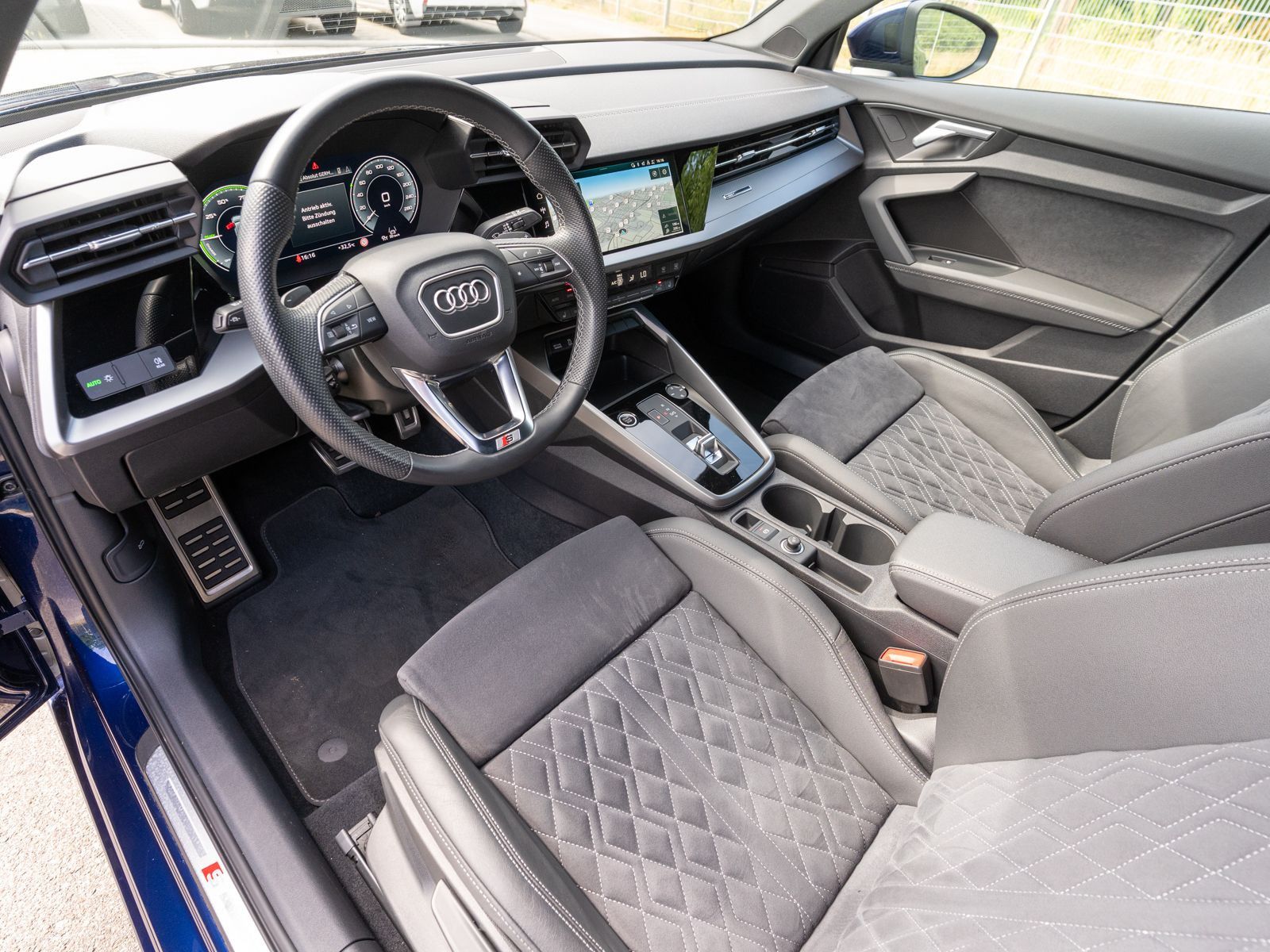 Fahrzeugabbildung Audi A3 Sportback S line 40TFSI e Stronic SHZ RFK AHK