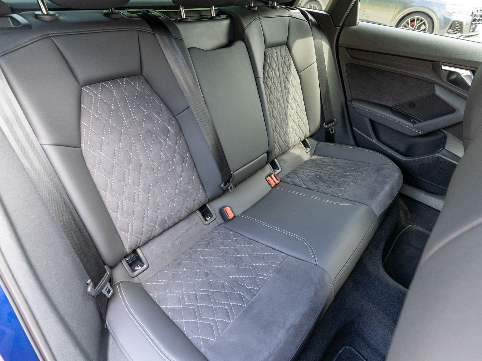 Fahrzeugabbildung Audi A3 Sportback S line 40TFSI e Stronic SHZ RFK AHK