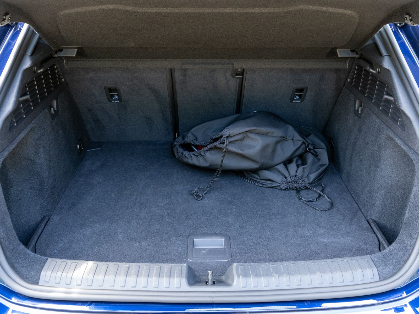 Fahrzeugabbildung Audi A3 Sportback S line 40TFSI e Stronic SHZ RFK AHK