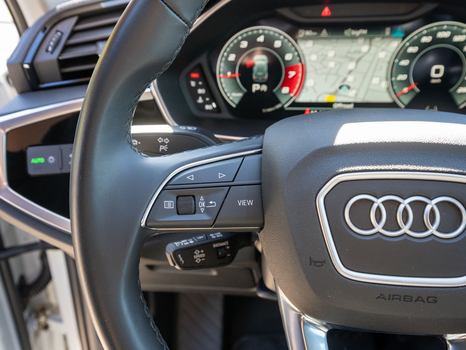 Fahrzeugabbildung Audi Q3 advanced 35TFSI S tronic LED NAVI SHZ RFK AHK