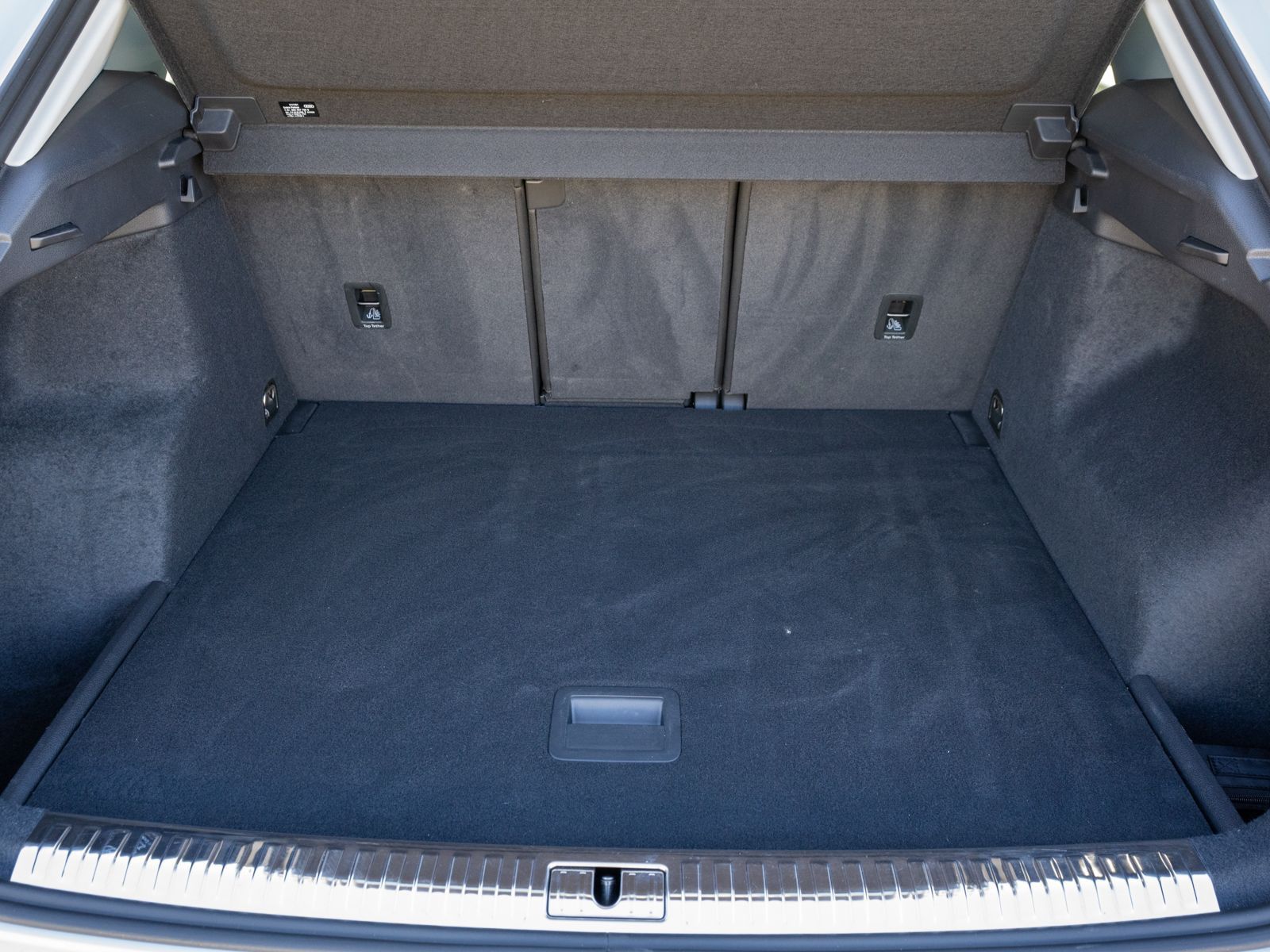 Fahrzeugabbildung Audi Q3 advanced 35TFSI S tronic LED NAVI SHZ RFK AHK