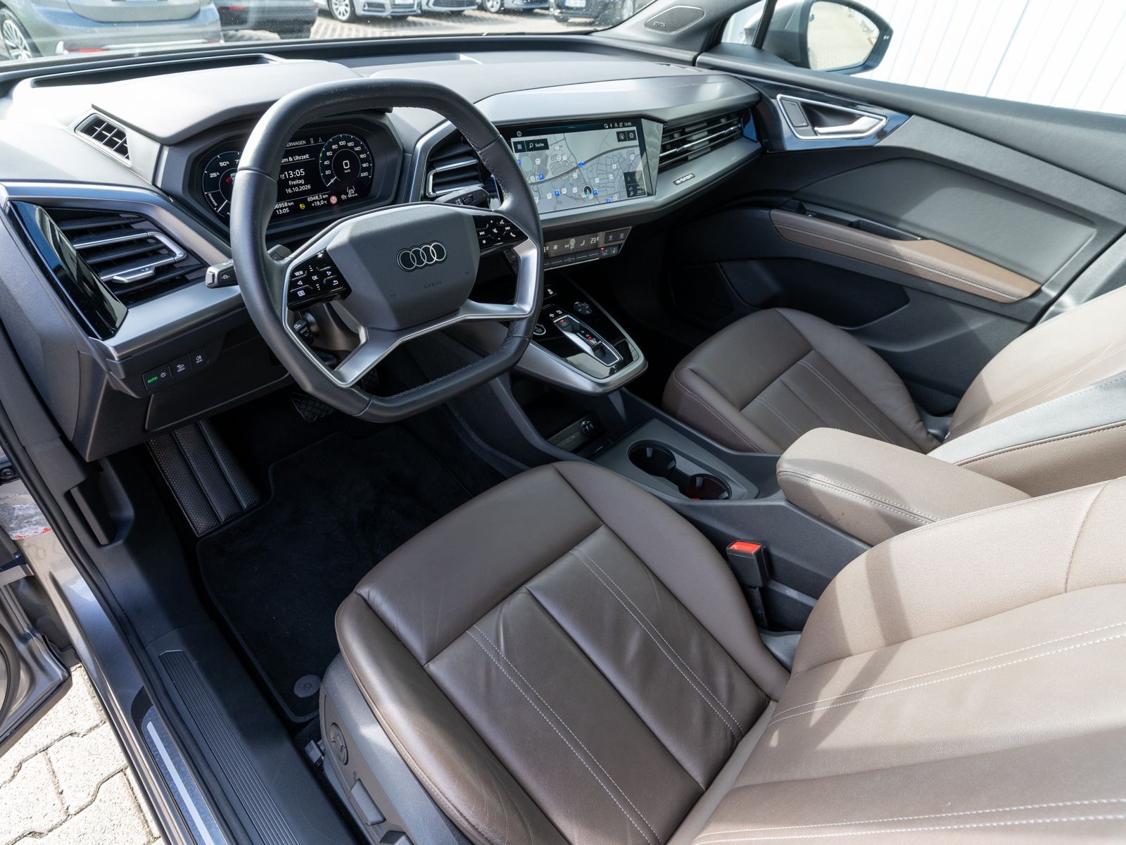 Fahrzeugabbildung Audi Q4 Sportback 50 e-tron quattro S Line NAV MATRIX