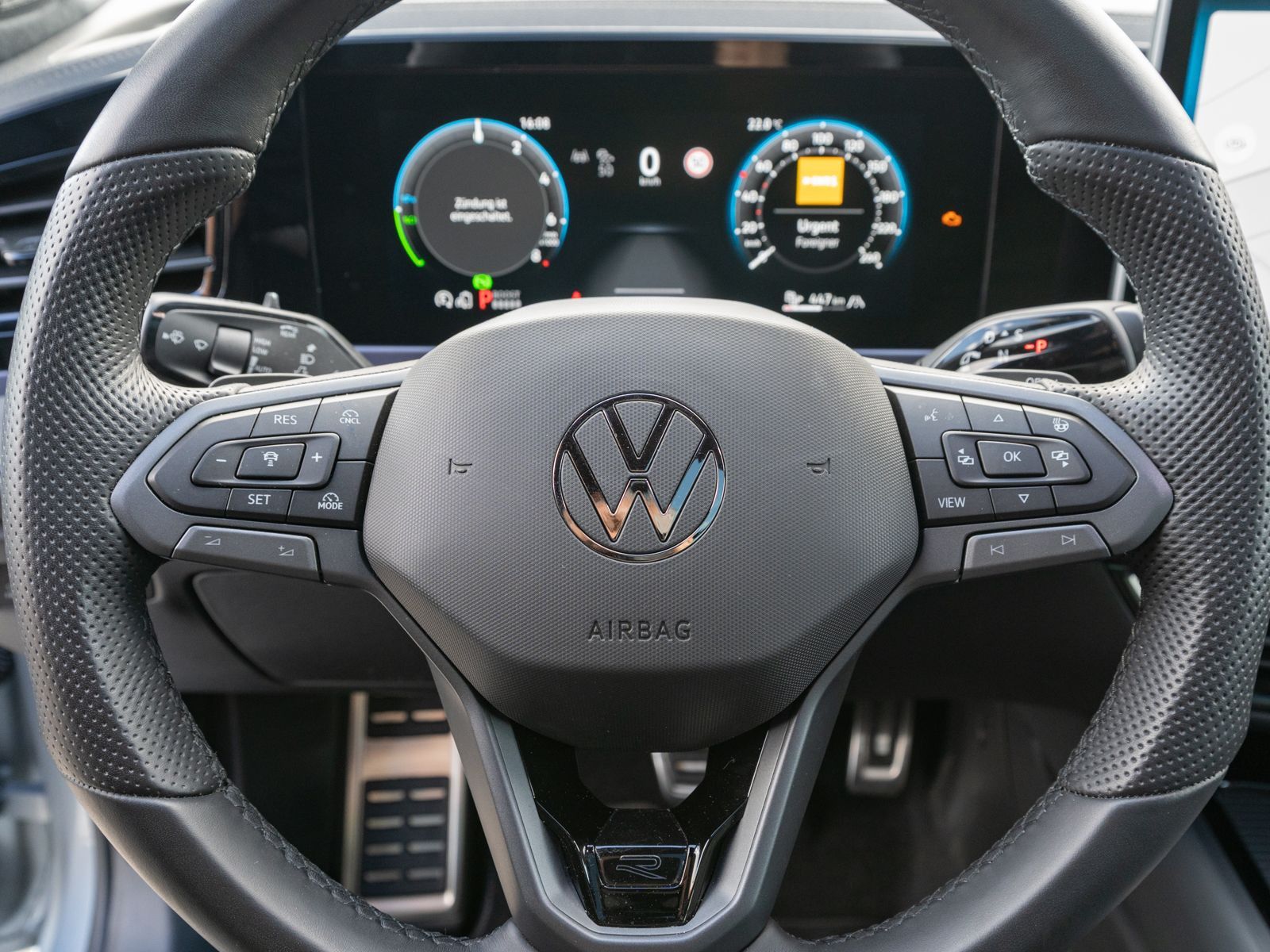Fahrzeugabbildung Volkswagen Passat Variant R-Line 1.5 TSI eHybrid DSG PANO
