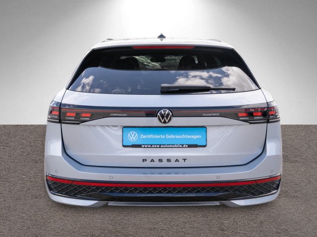 Fahrzeugabbildung Volkswagen Passat Variant R-Line 1.5 TSI eHybrid DSG PANO