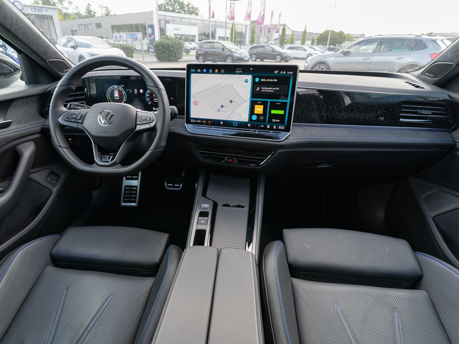 Fahrzeugabbildung Volkswagen Passat Variant R-Line 1.5 TSI eHybrid DSG PANO