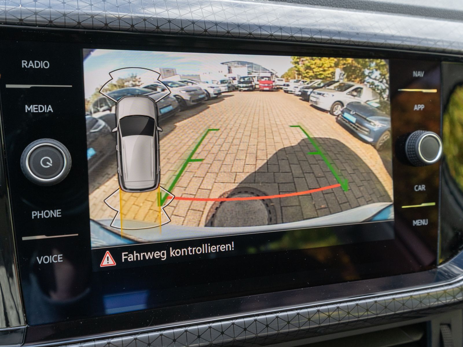 Fahrzeugabbildung Volkswagen T-Cross Style 1.5 TSI DSG LED Navi SHZ RFK ACC