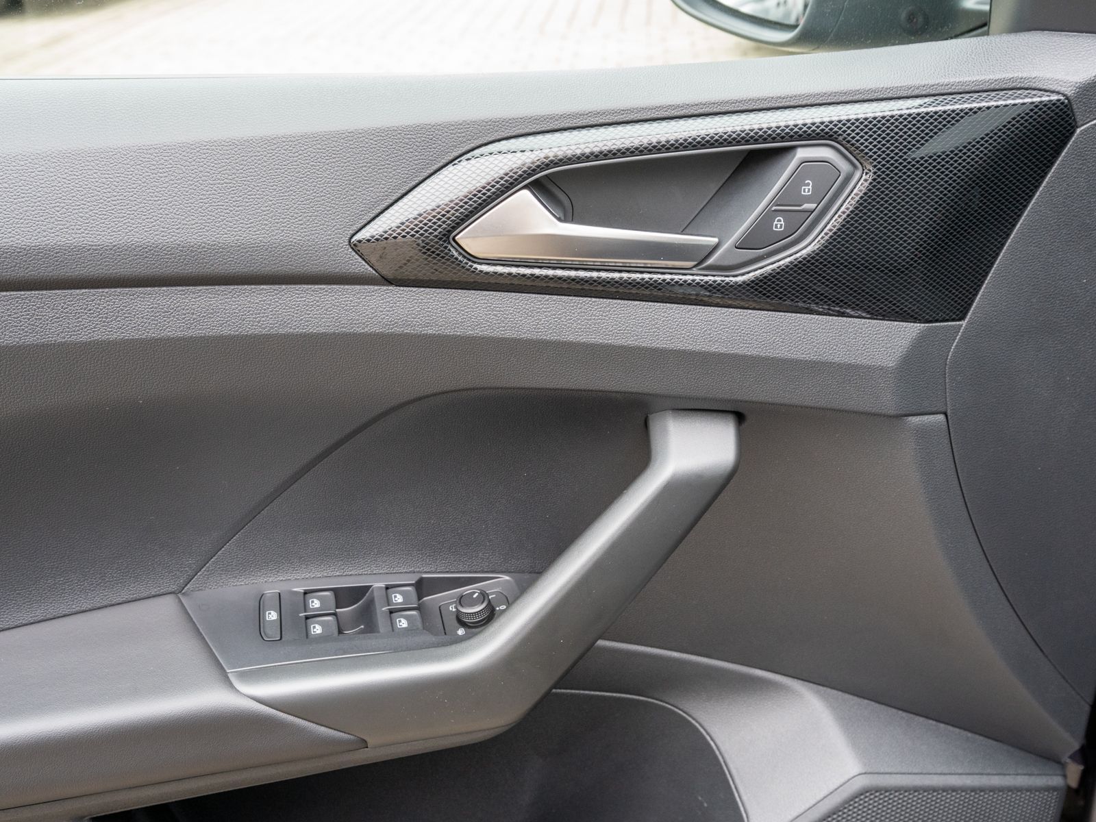 Fahrzeugabbildung Volkswagen T-Cross Life 1.0 TSI LED Navi RFK ACC PDC SHZ