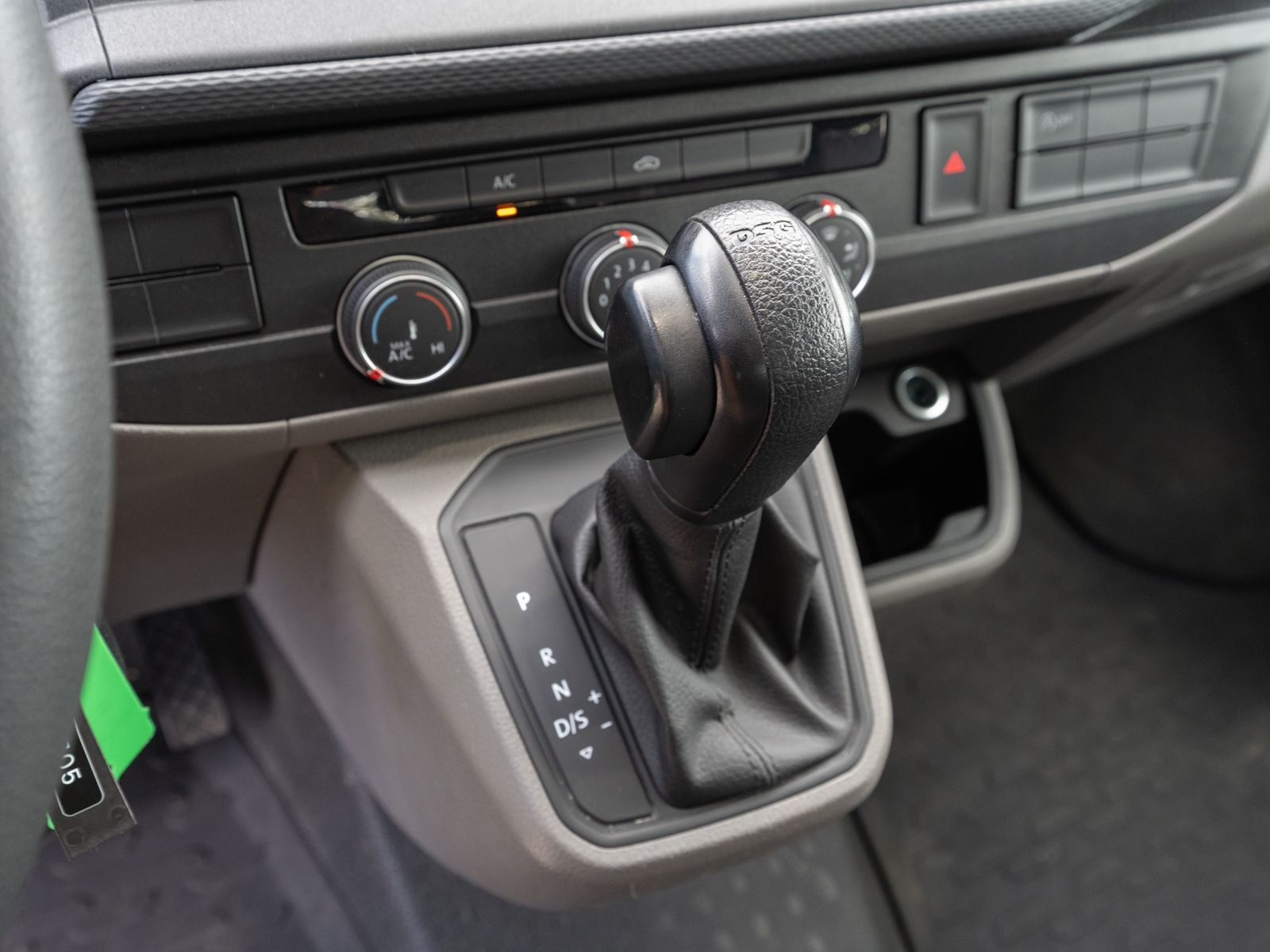 Fahrzeugabbildung Volkswagen T6.1 Pritsche DOKA 2.0TDI 4MOTION DSG Klima AHK
