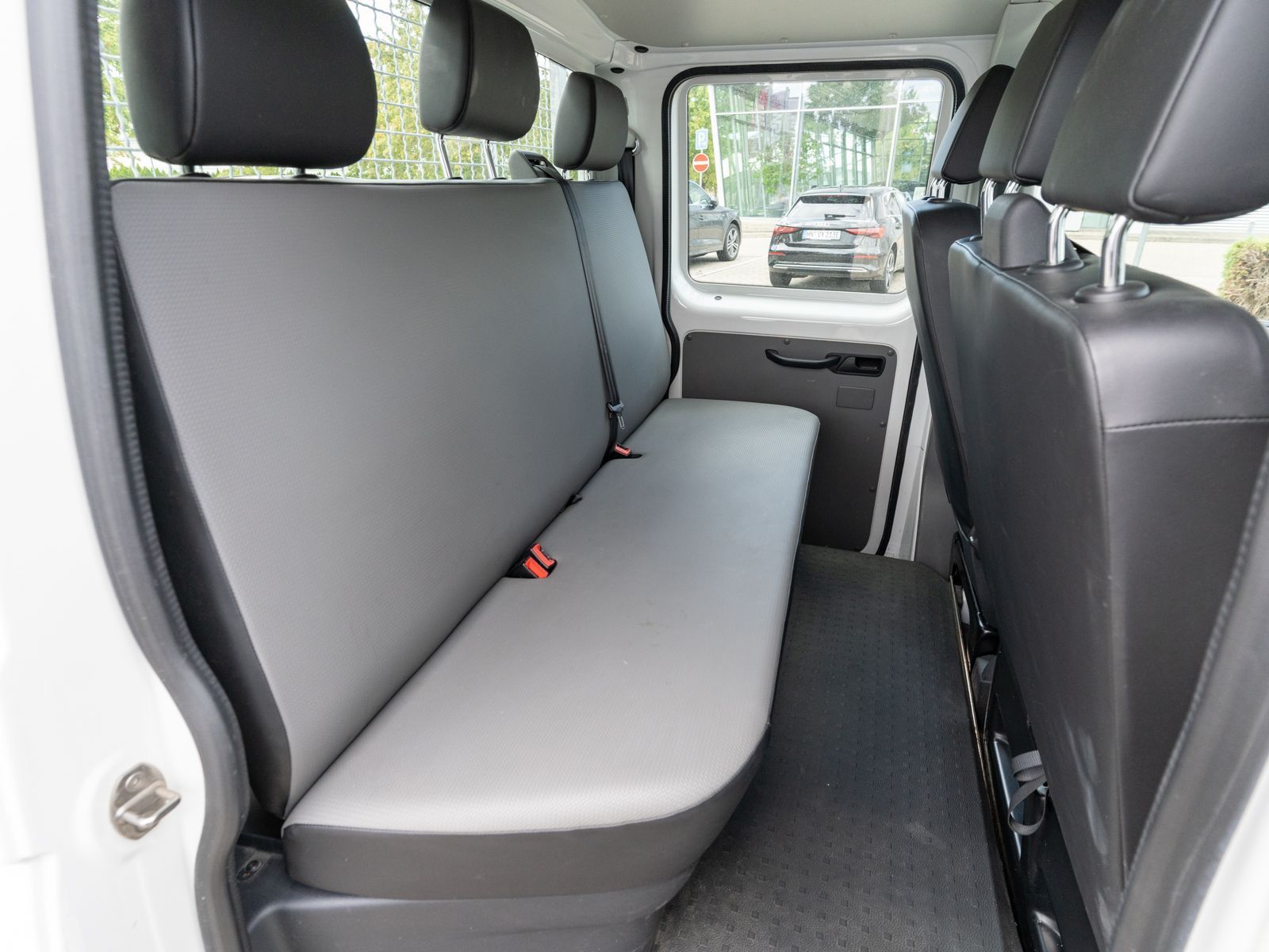 Fahrzeugabbildung Volkswagen T6.1 Pritsche DOKA 2.0TDI 4MOTION DSG Klima AHK