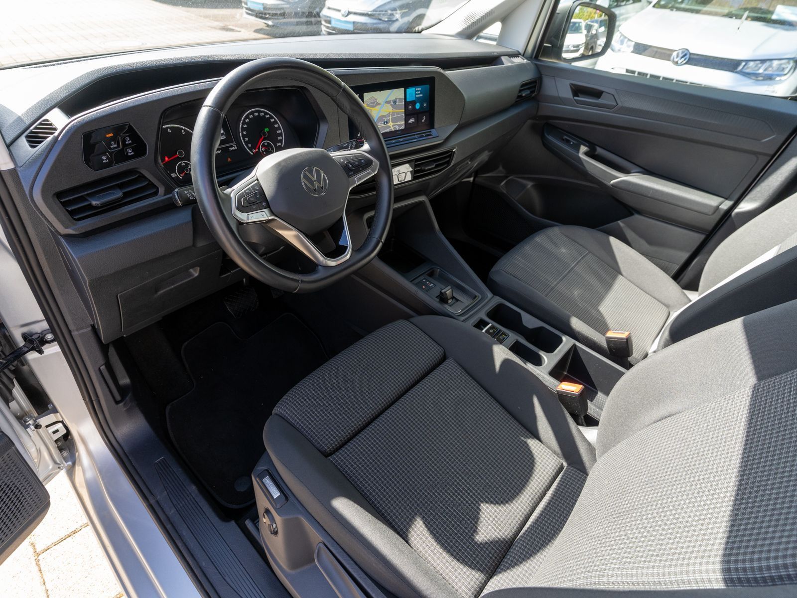 Fahrzeugabbildung Volkswagen Caddy Cargo 1.5 TSI DSG Navi KLIMA RFK SHZ