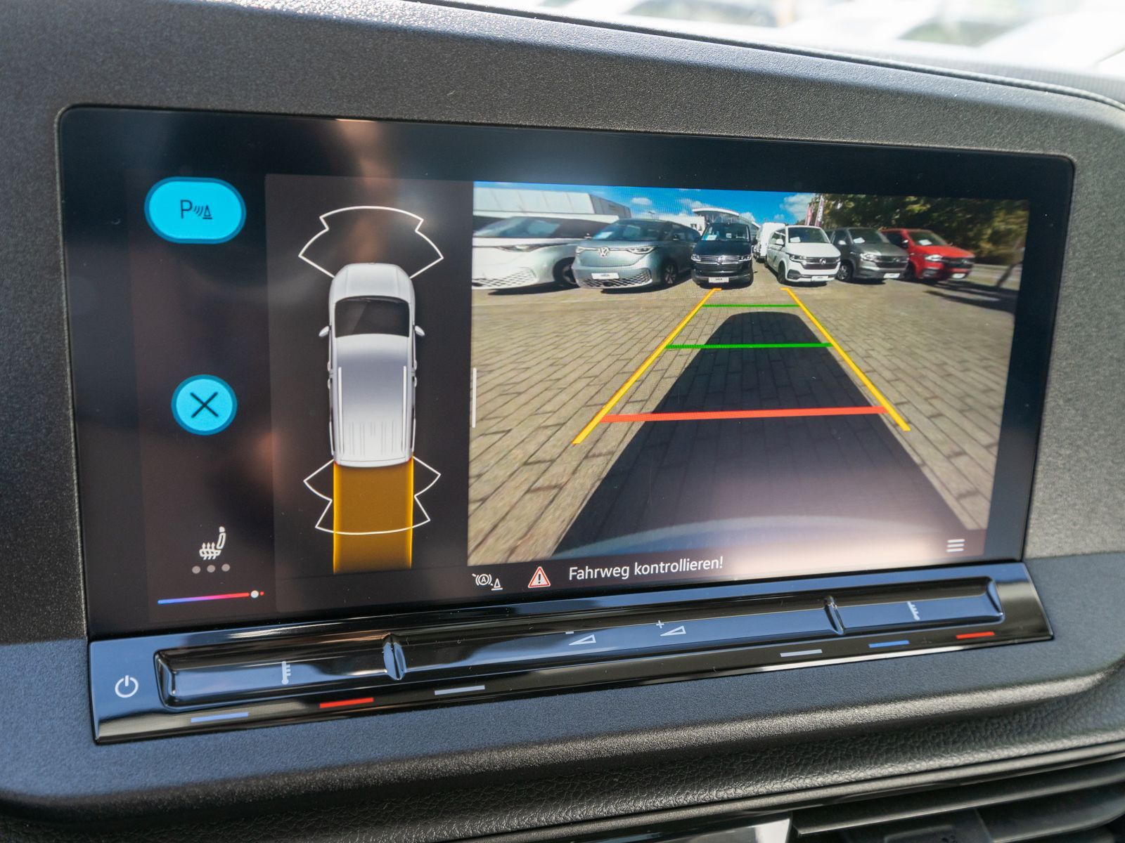 Fahrzeugabbildung Volkswagen Caddy Cargo 1.5 TSI DSG Navi KLIMA RFK SHZ