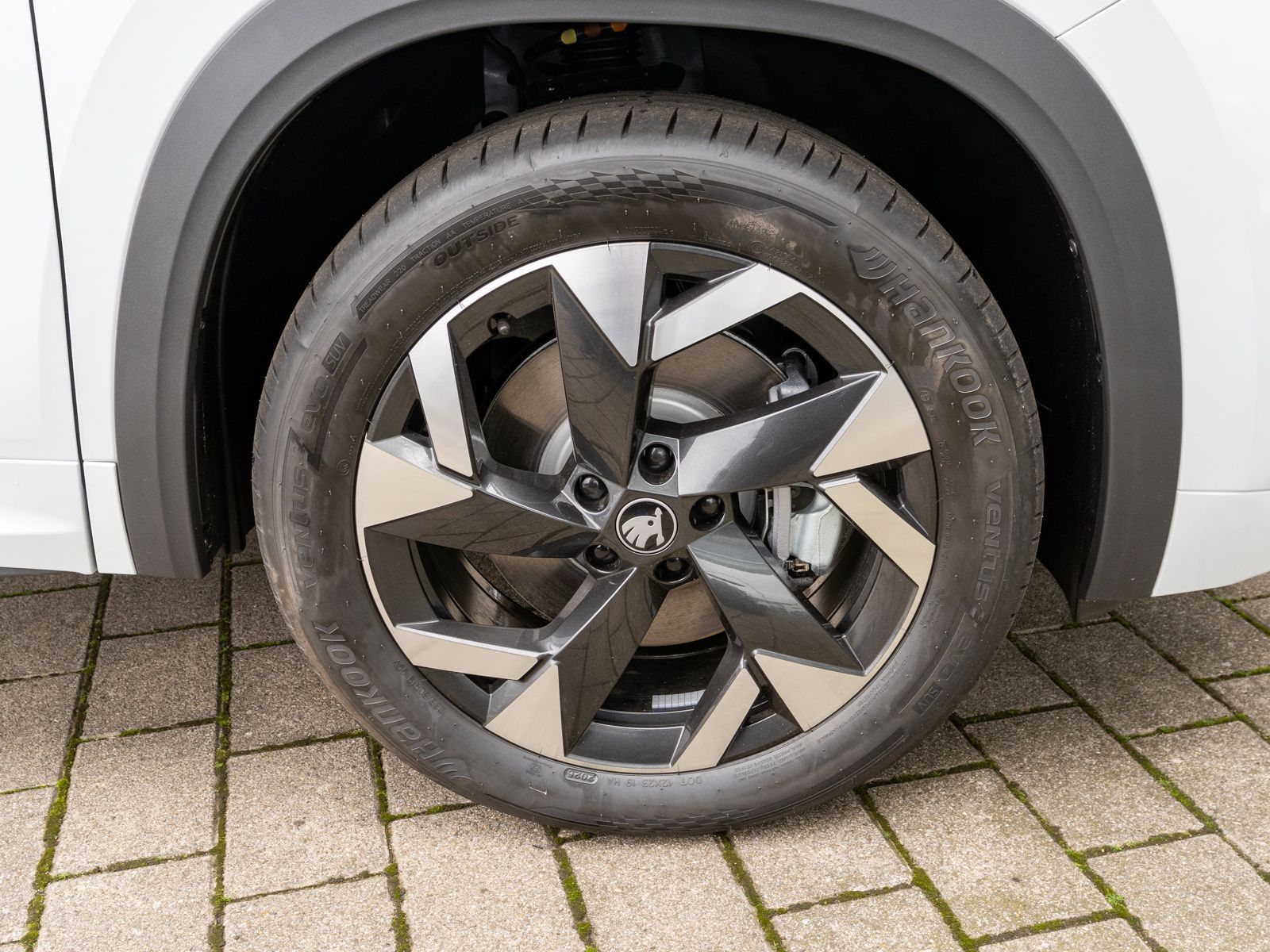 Fahrzeugabbildung SKODA Kodiaq Sportline 2.0 TSI LED Navi AHK HUD SHZ