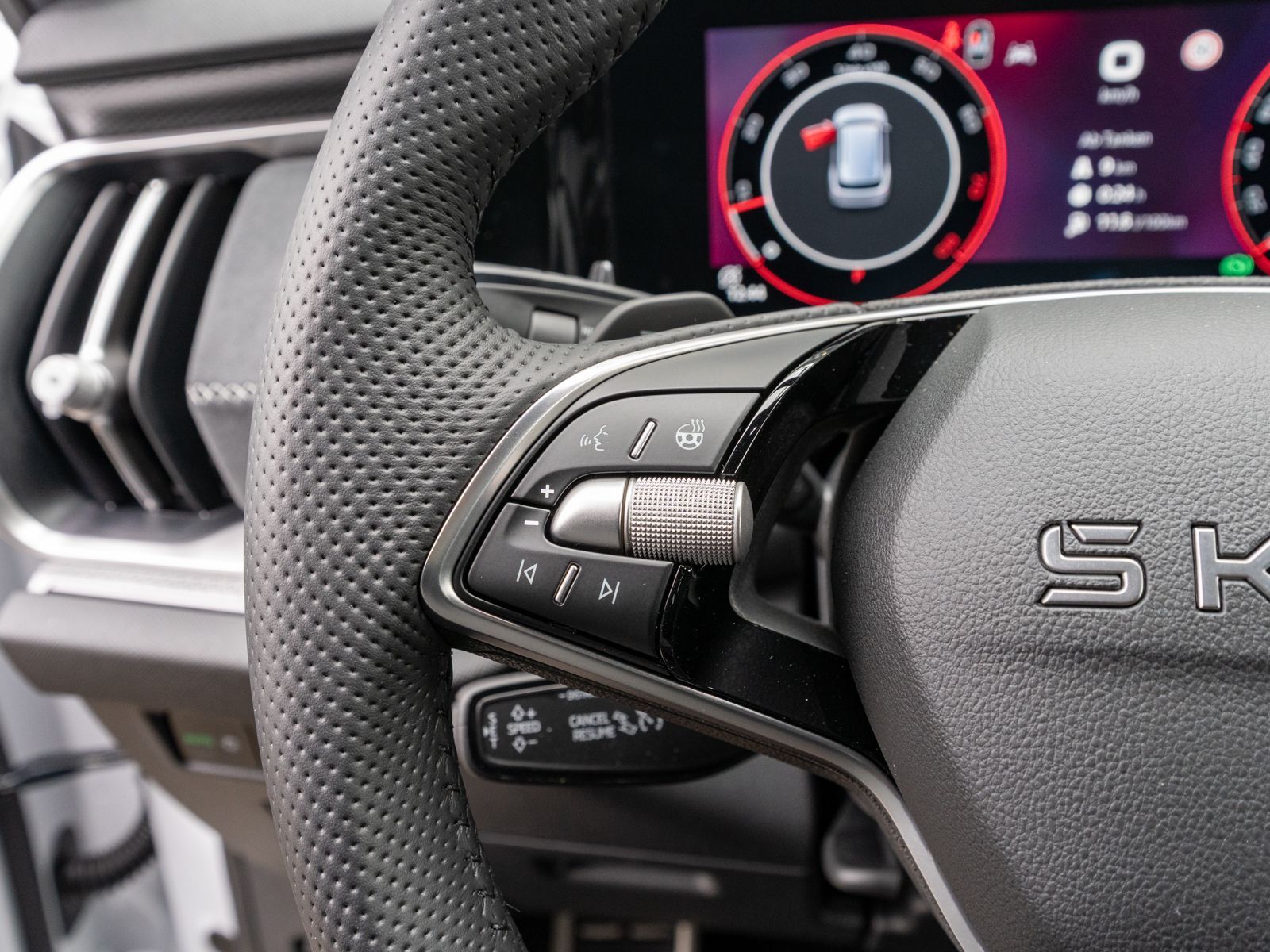 Fahrzeugabbildung SKODA Kodiaq Sportline 2.0 TSI LED Navi AHK HUD SHZ