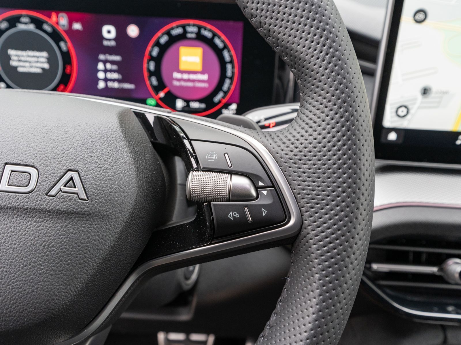 Fahrzeugabbildung SKODA Kodiaq Sportline 2.0 TSI LED Navi AHK HUD SHZ