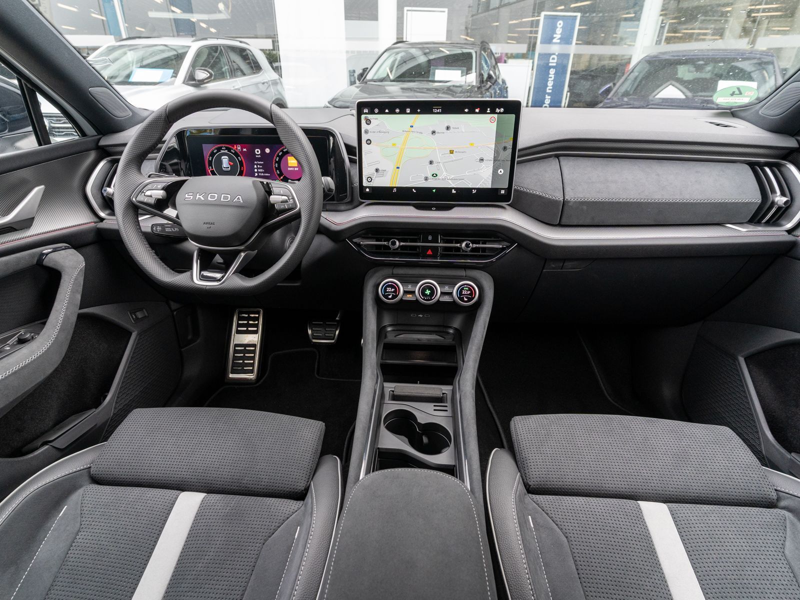 Fahrzeugabbildung SKODA Kodiaq Sportline 2.0 TSI LED Navi AHK HUD SHZ