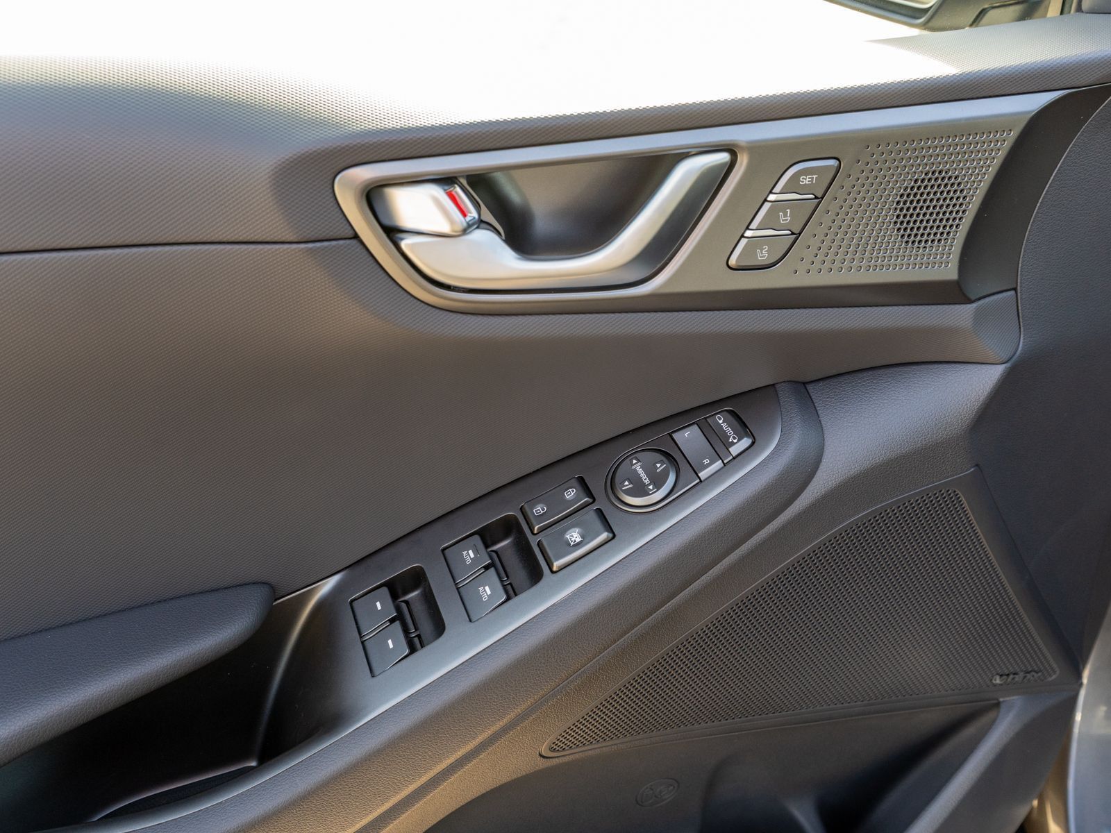 Fahrzeugabbildung Hyundai Ioniq Elektro Premium LED SHZ RFK LEDER WÄPU ACC