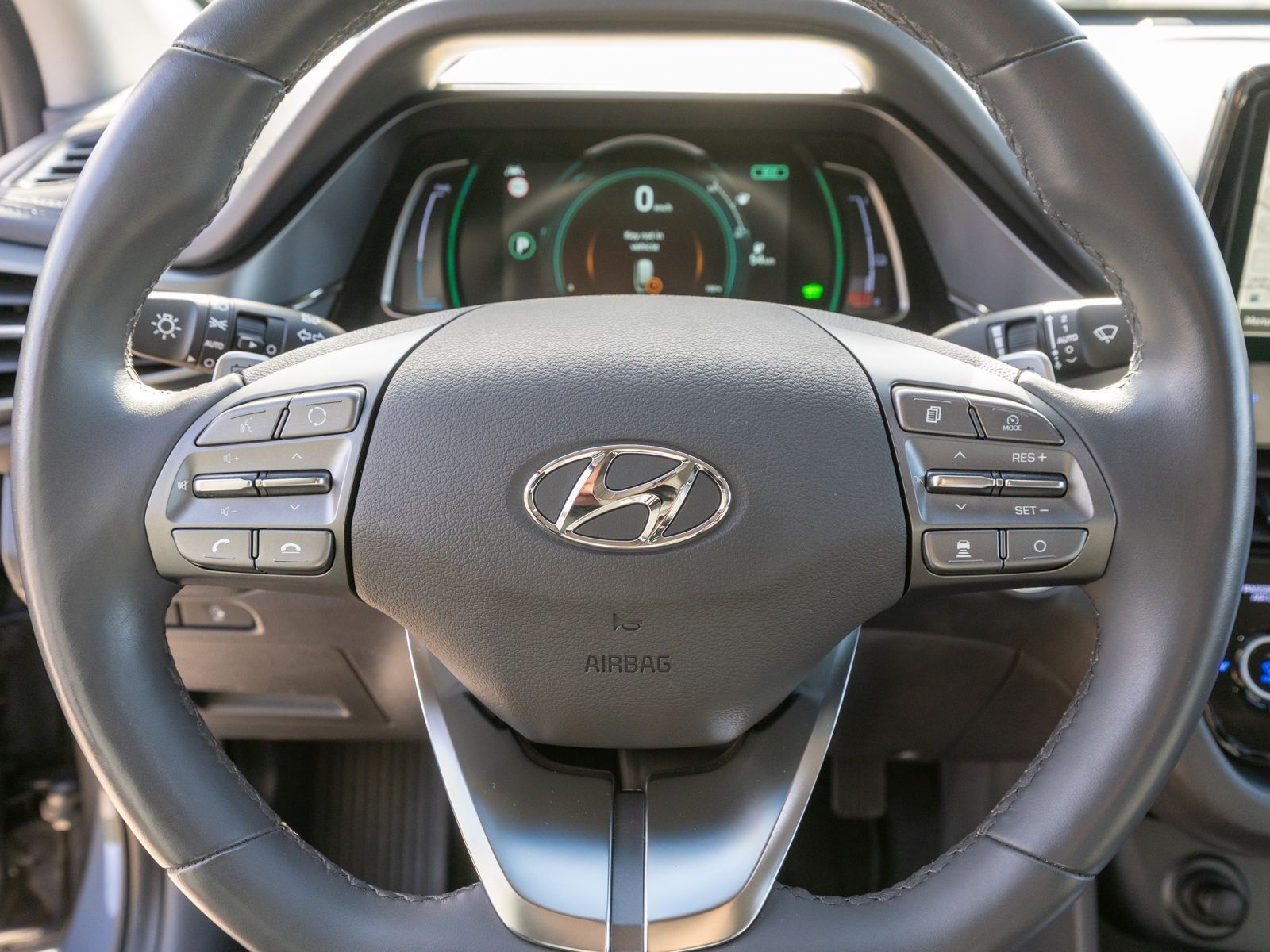 Fahrzeugabbildung Hyundai Ioniq Elektro Premium LED SHZ RFK LEDER WÄPU ACC