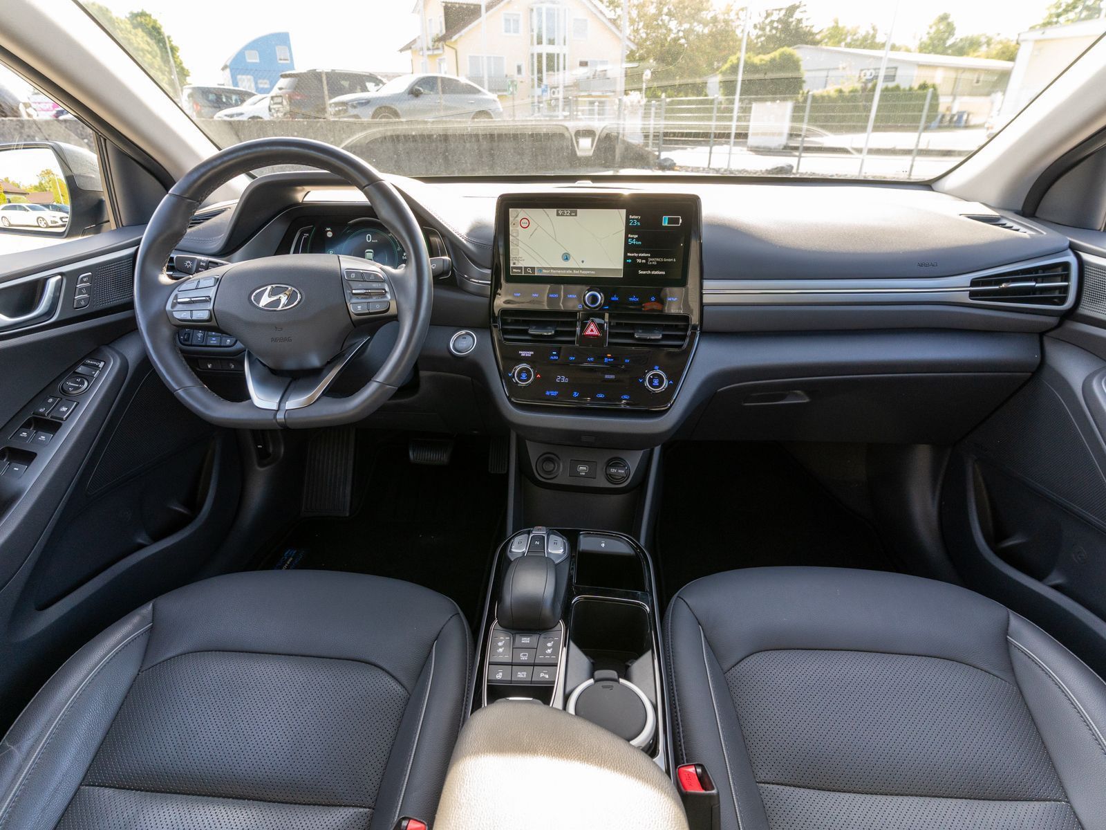 Fahrzeugabbildung Hyundai Ioniq Elektro Premium LED SHZ RFK LEDER WÄPU ACC