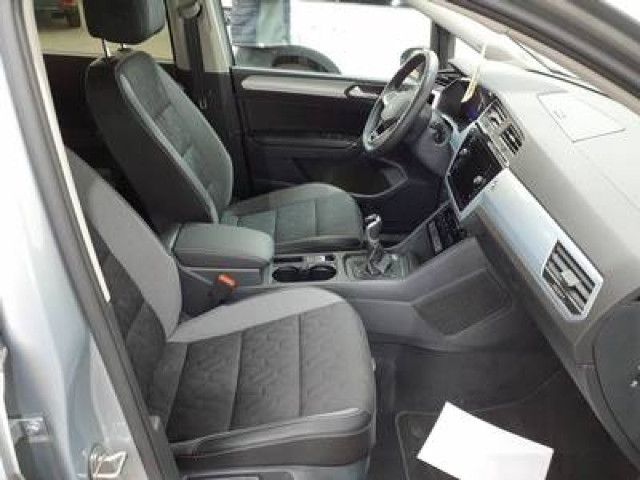 Fahrzeugabbildung Volkswagen Touran Energy 1.5TSI LED Navi SHZ RFK PDC 7Sitze