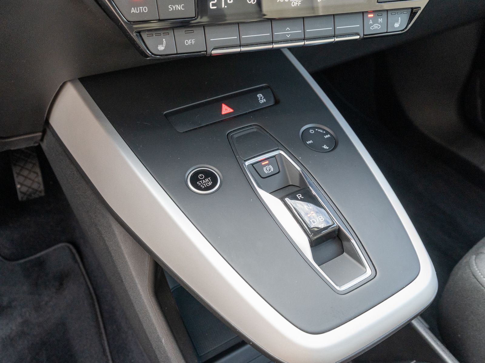 Fahrzeugabbildung Audi Q4 35 e-tron LED KLIMA PANO SHZ