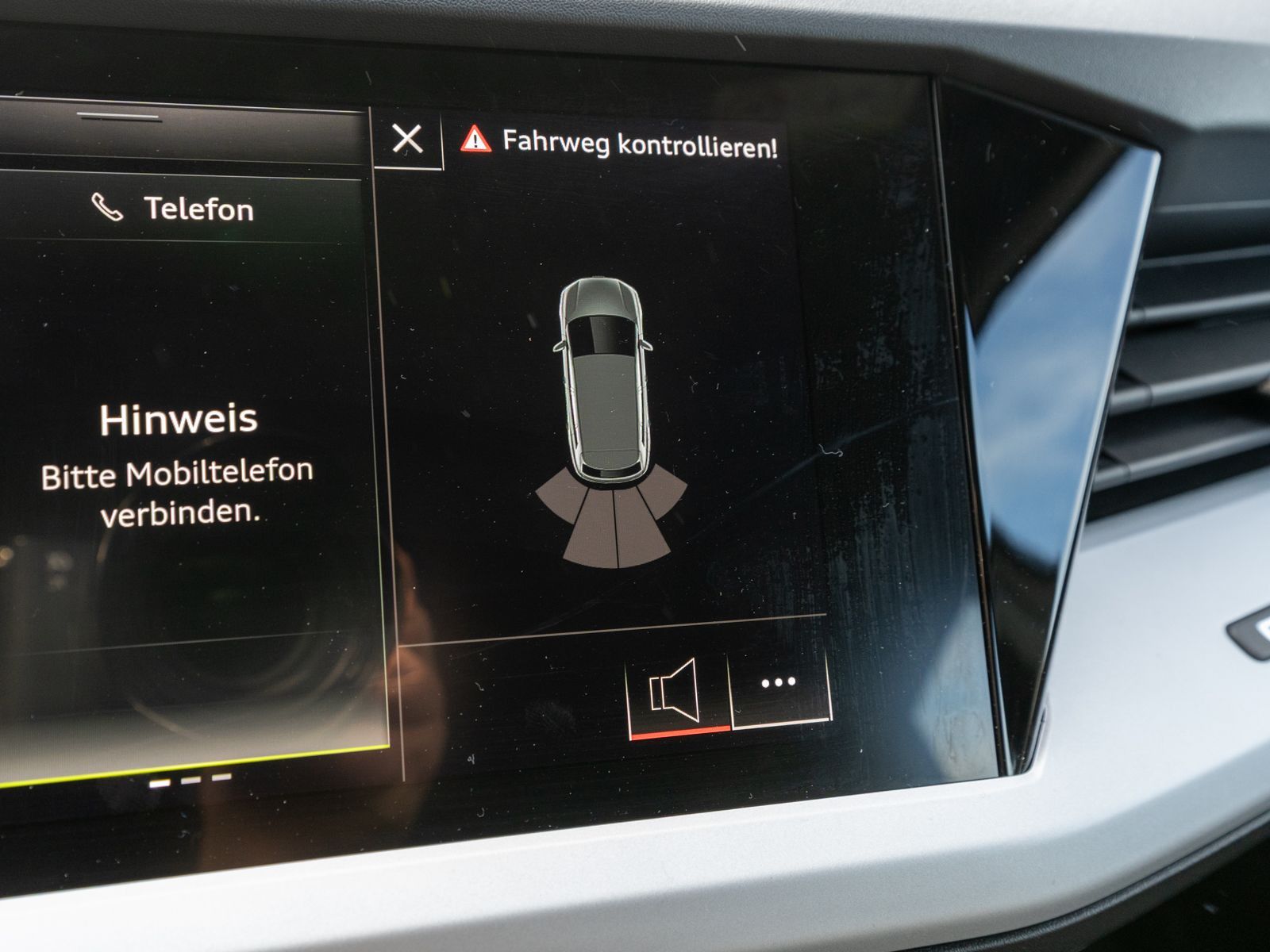 Fahrzeugabbildung Audi Q4 35 e-tron LED KLIMA PANO SHZ