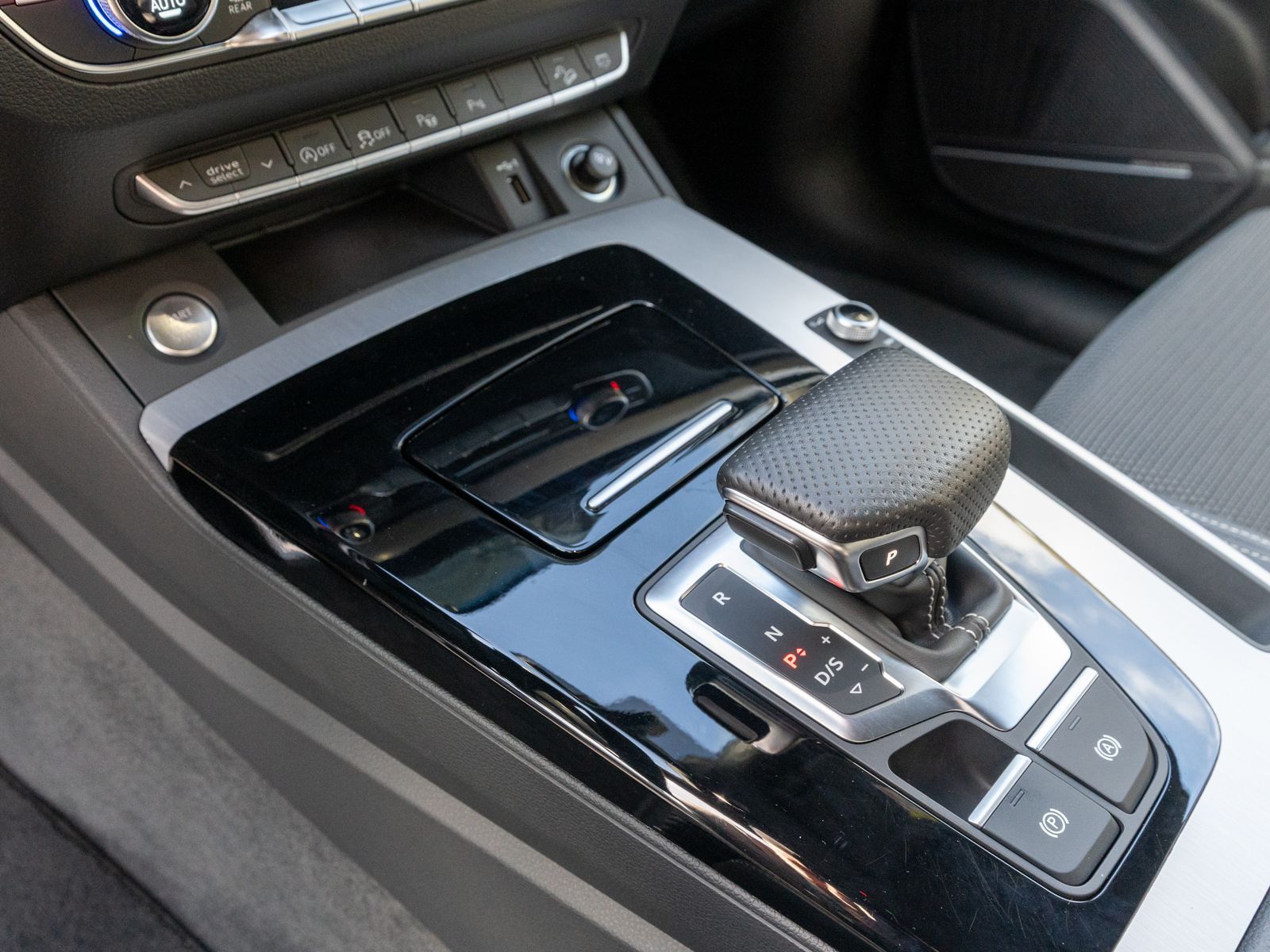 Fahrzeugabbildung Audi Q5 S line 40TDI quattro NAVI MATRIX B&O AHK 360°