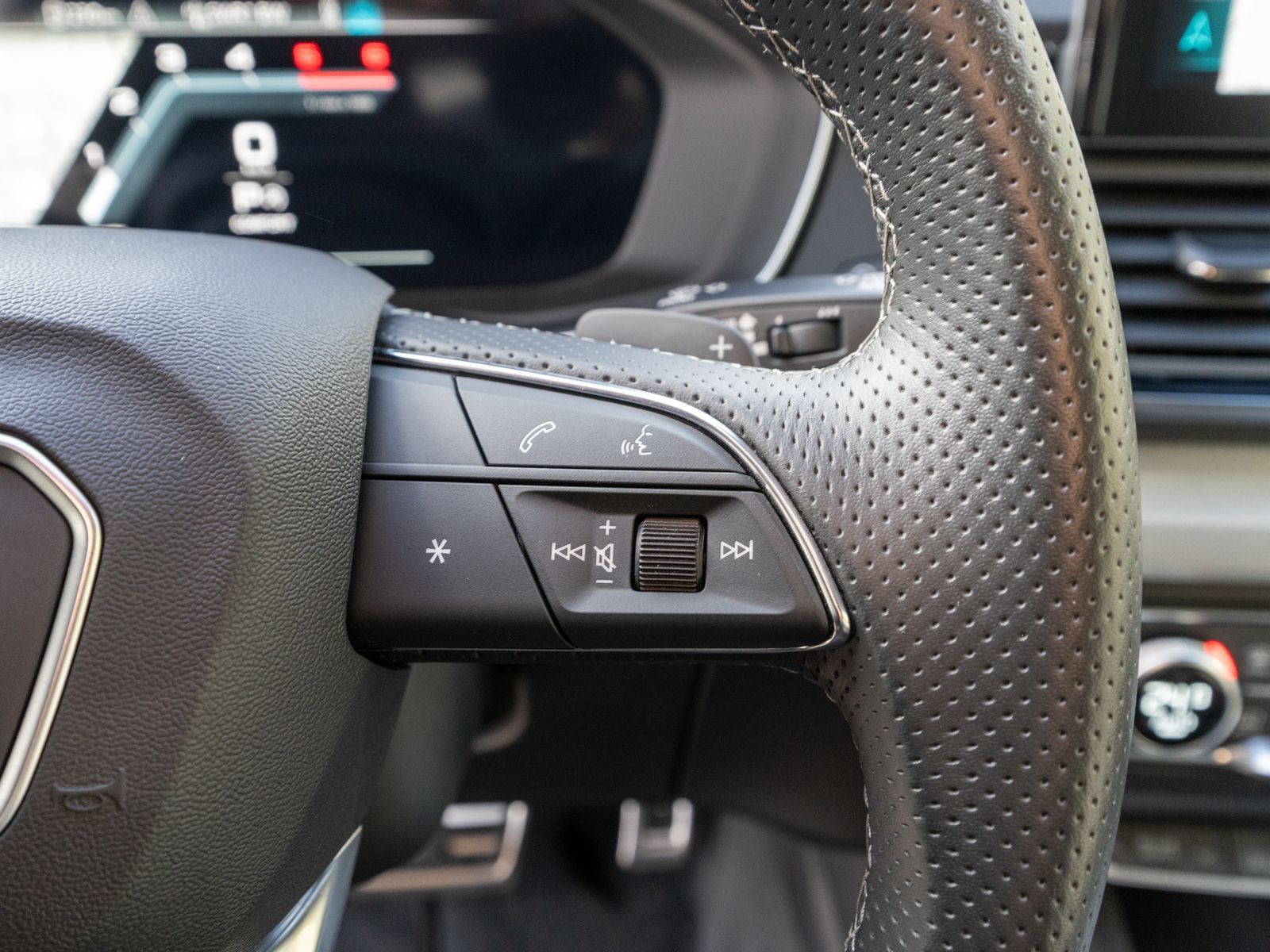 Fahrzeugabbildung Audi Q5 S line 40TDI quattro NAVI MATRIX B&O AHK 360°