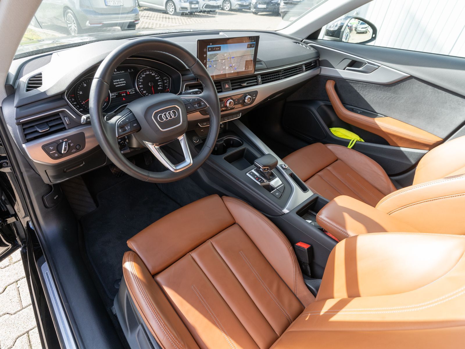 Fahrzeugabbildung Audi A4 Avant 40TDI NAVI MATRIX STDHZ AHK SHZ PDC