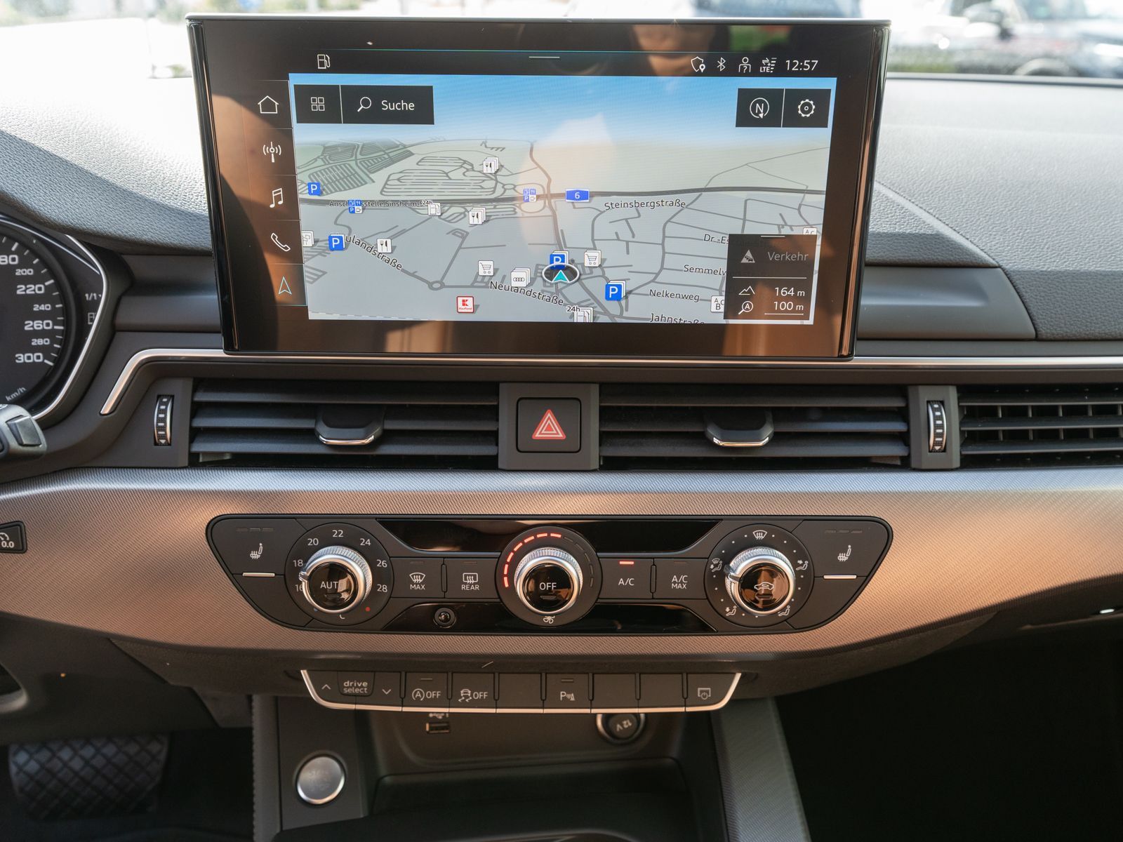 Fahrzeugabbildung Audi A4 Avant 40TDI NAVI MATRIX STDHZ AHK SHZ PDC