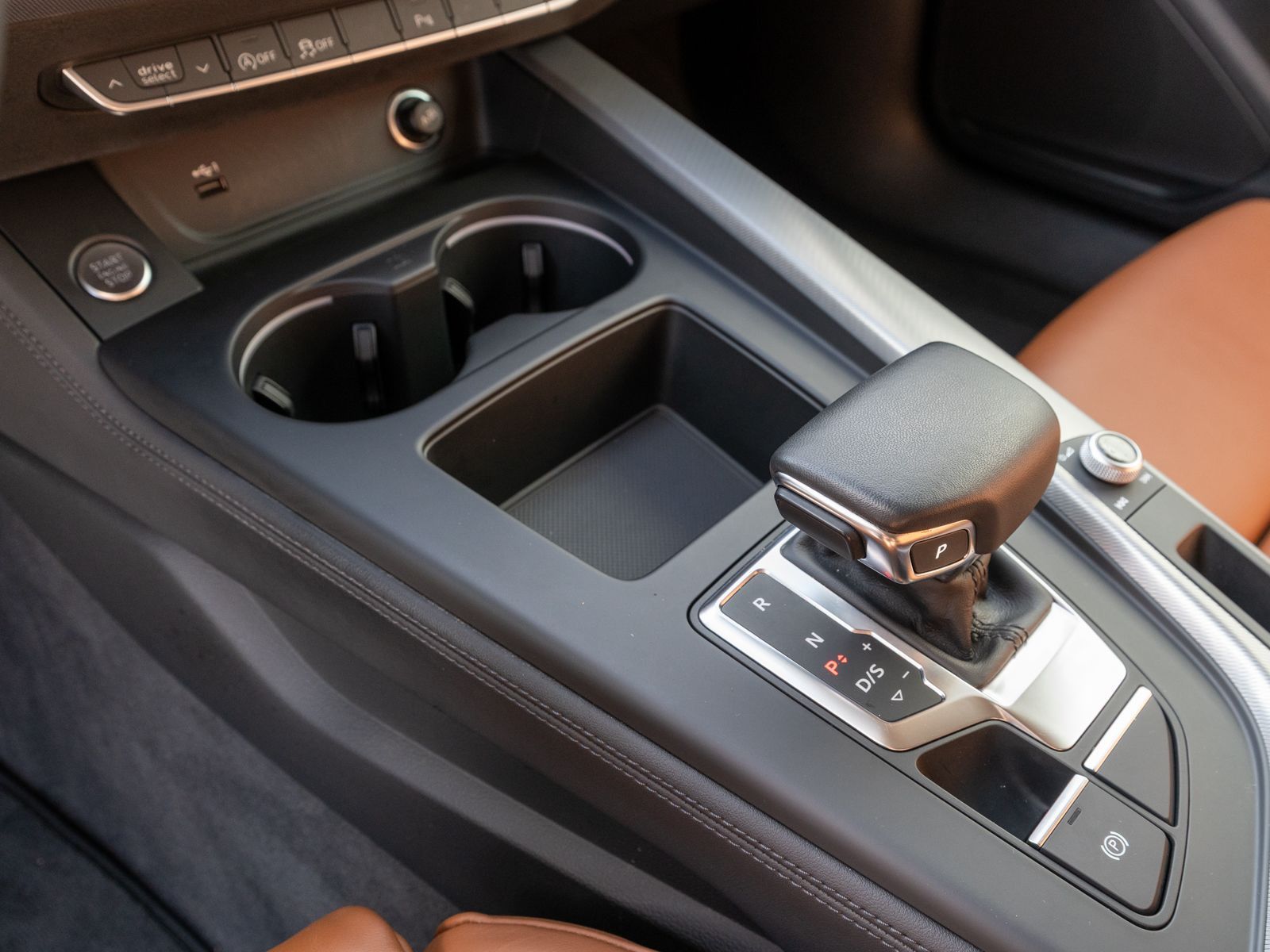 Fahrzeugabbildung Audi A4 Avant 40TDI NAVI MATRIX STDHZ AHK SHZ PDC