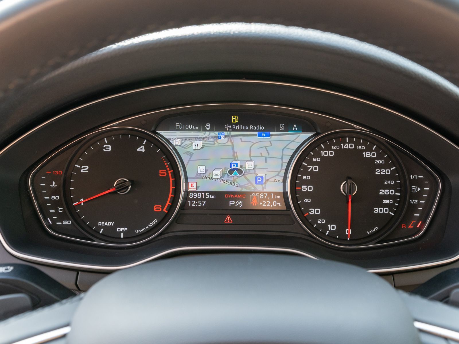 Fahrzeugabbildung Audi A4 Avant 40TDI NAVI MATRIX STDHZ AHK SHZ PDC