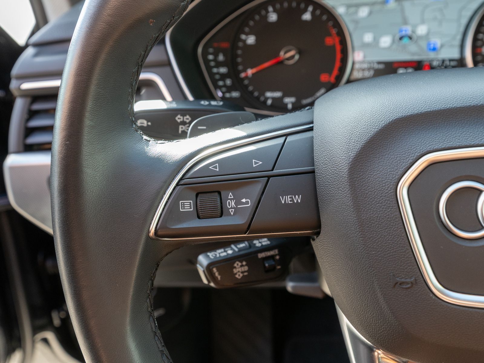 Fahrzeugabbildung Audi A4 Avant 40TDI NAVI MATRIX STDHZ AHK SHZ PDC