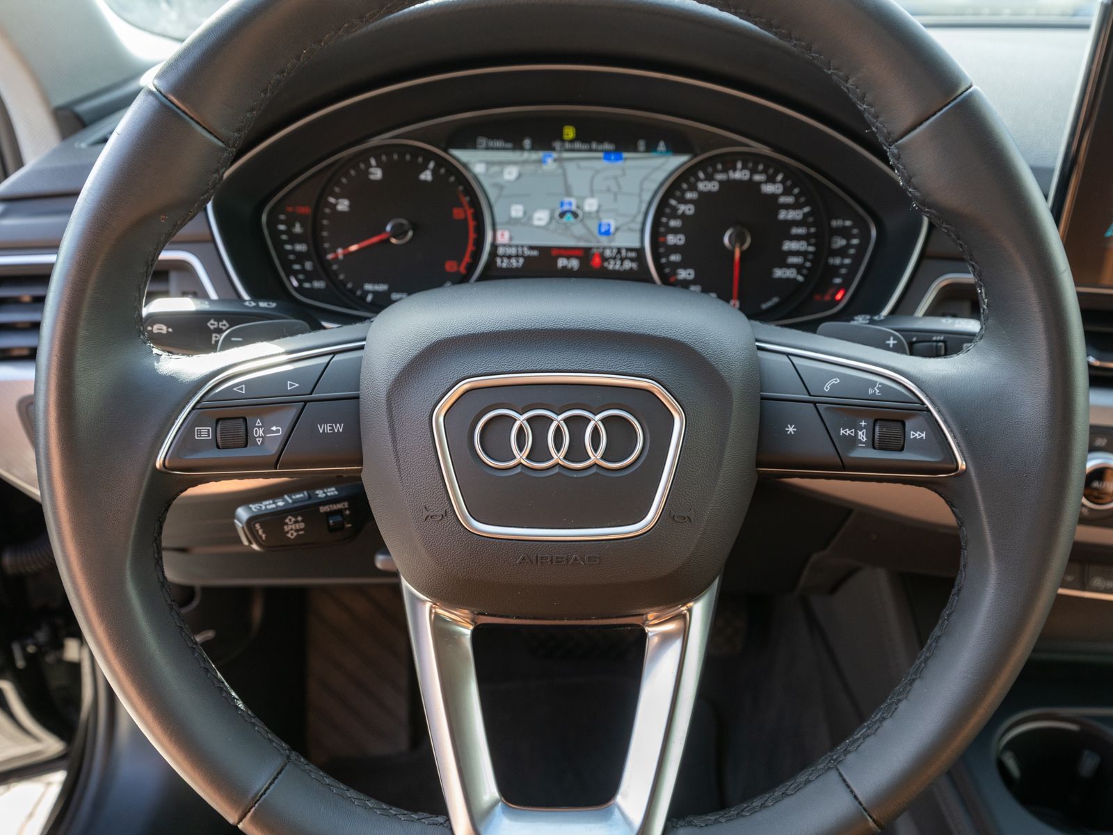 Fahrzeugabbildung Audi A4 Avant 40TDI NAVI MATRIX STDHZ AHK SHZ PDC