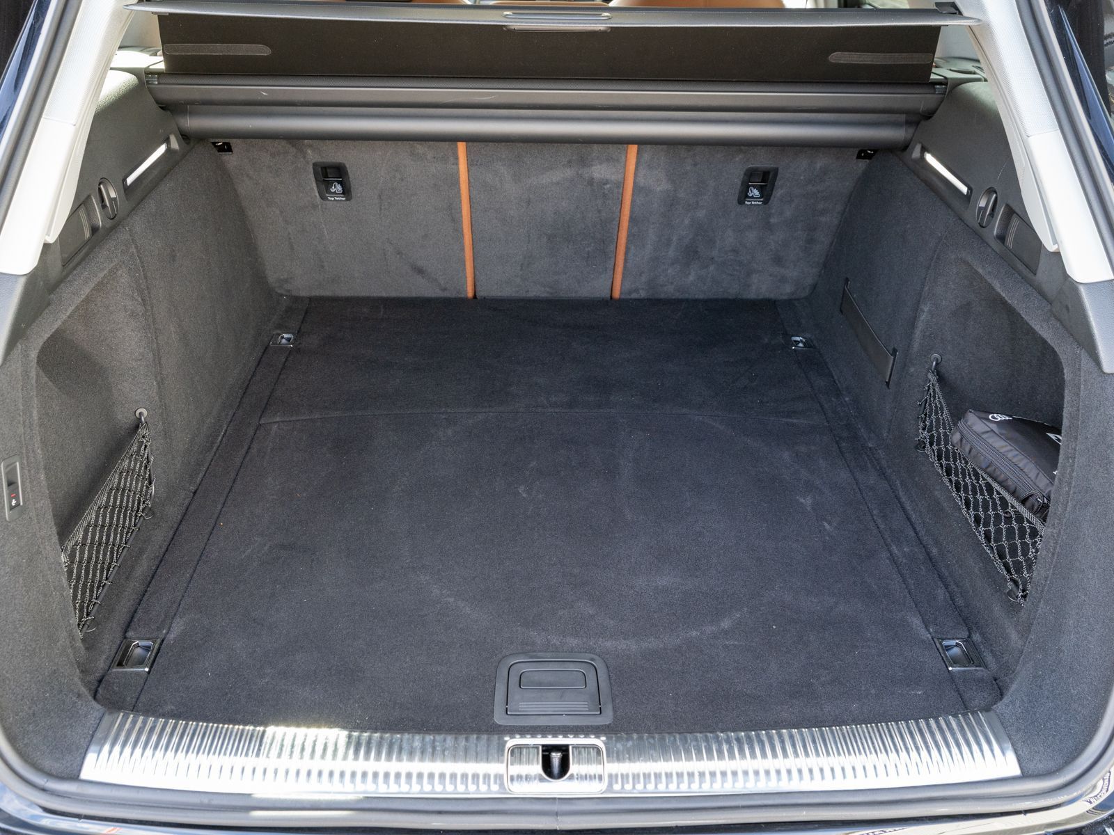 Fahrzeugabbildung Audi A4 Avant 40TDI NAVI MATRIX STDHZ AHK SHZ PDC