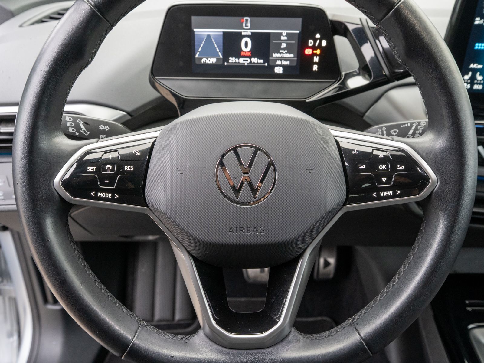 Fahrzeugabbildung Volkswagen ID.4 Pro 4MOTION LED Navi AHK RFK WÄPU DCC SHZ