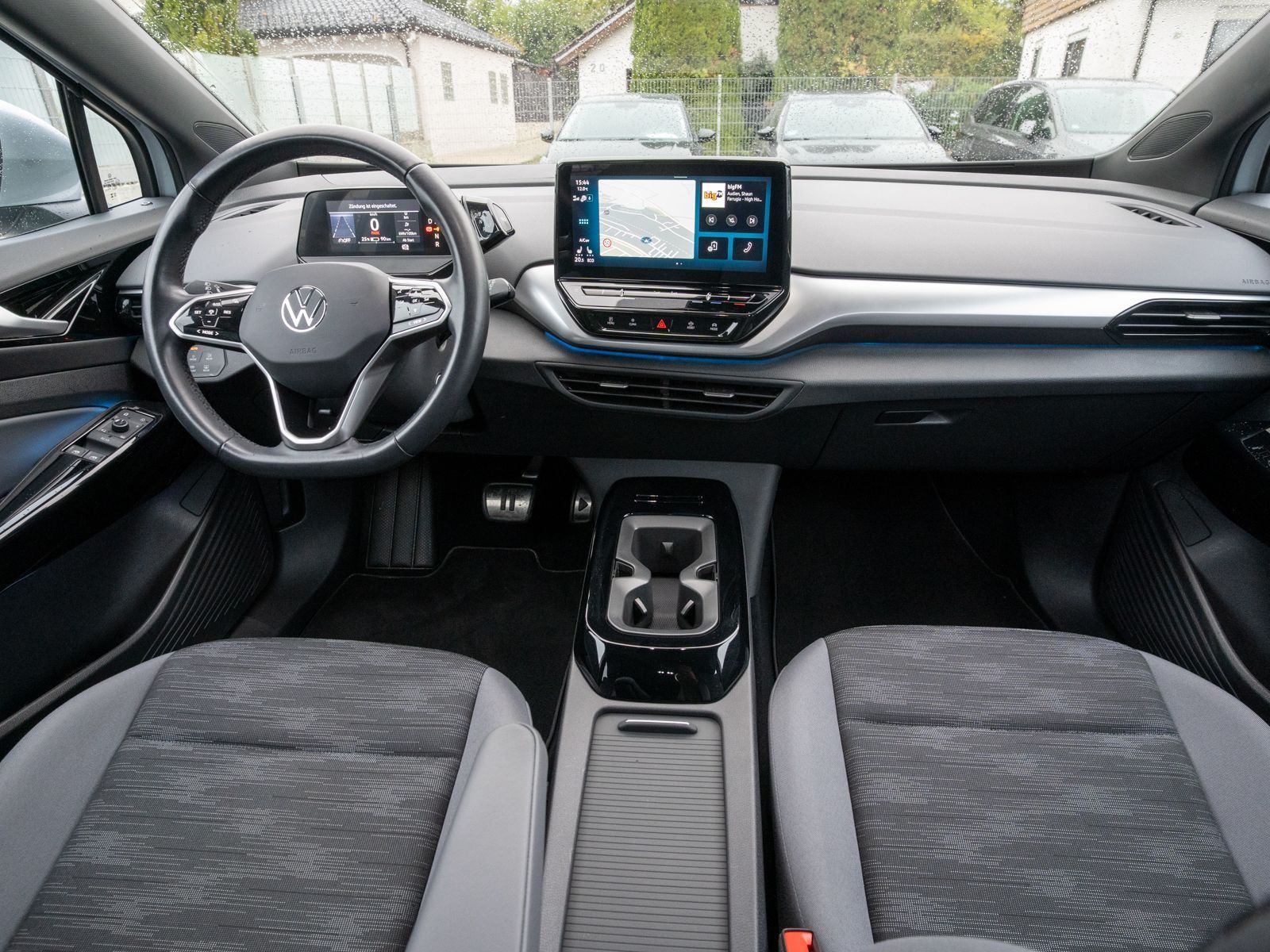 Fahrzeugabbildung Volkswagen ID.4 Pro 4MOTION LED Navi AHK RFK WÄPU DCC SHZ