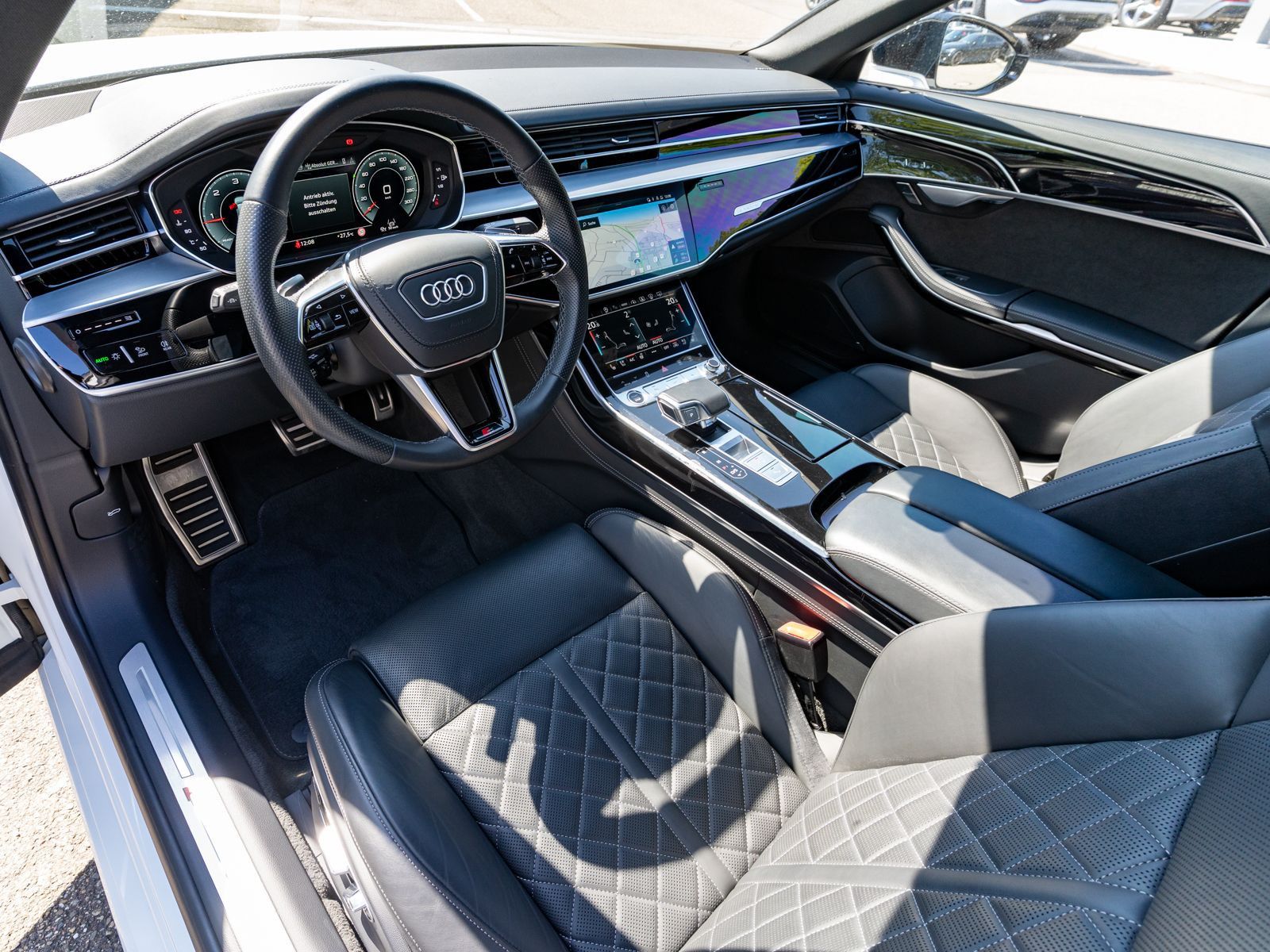 Fahrzeugabbildung Audi A8 S line 50TDI quattro B&O PANO LEDER HUD STDHZ